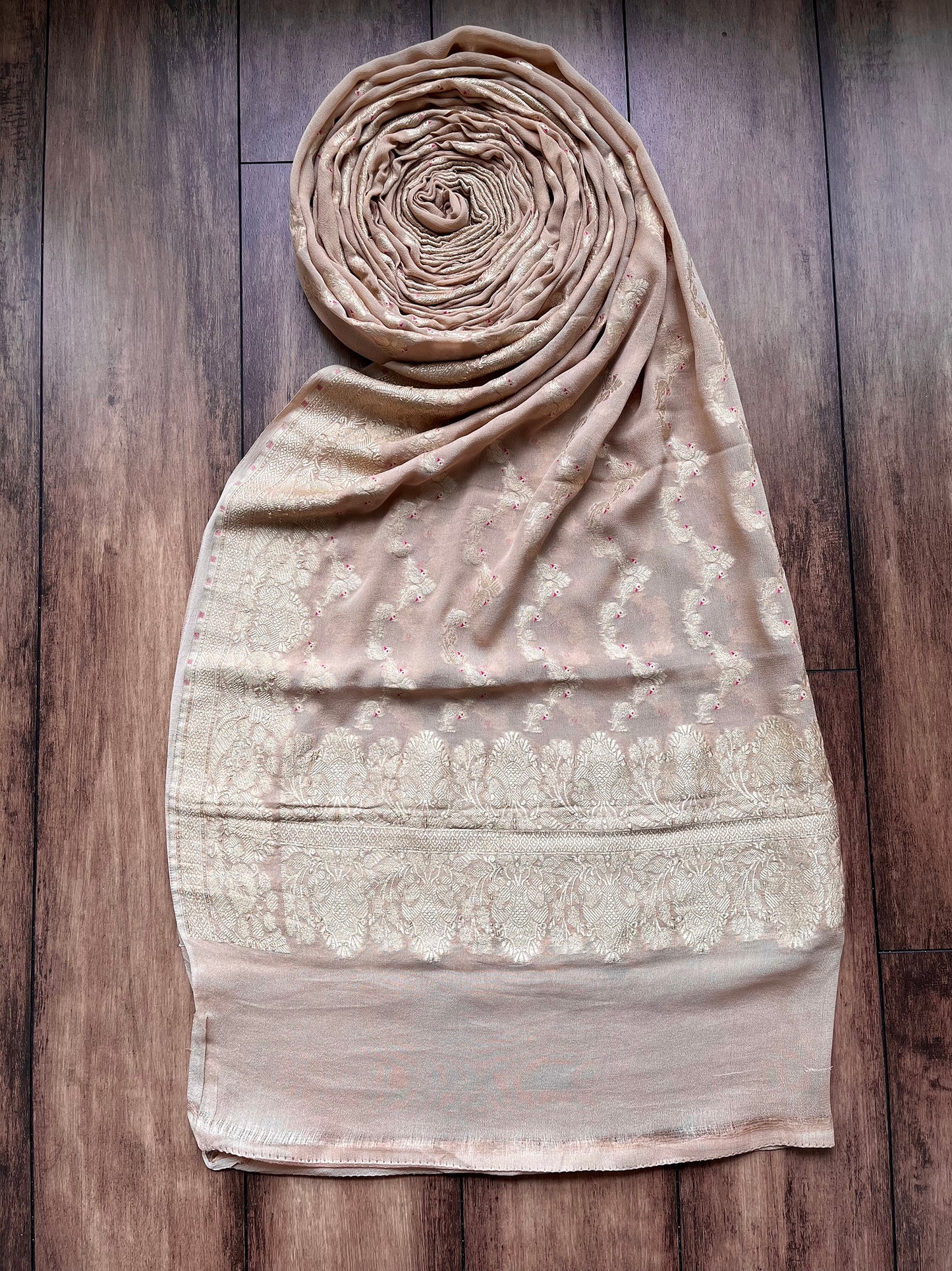 Khaddi Shikargah Beige Dupatta