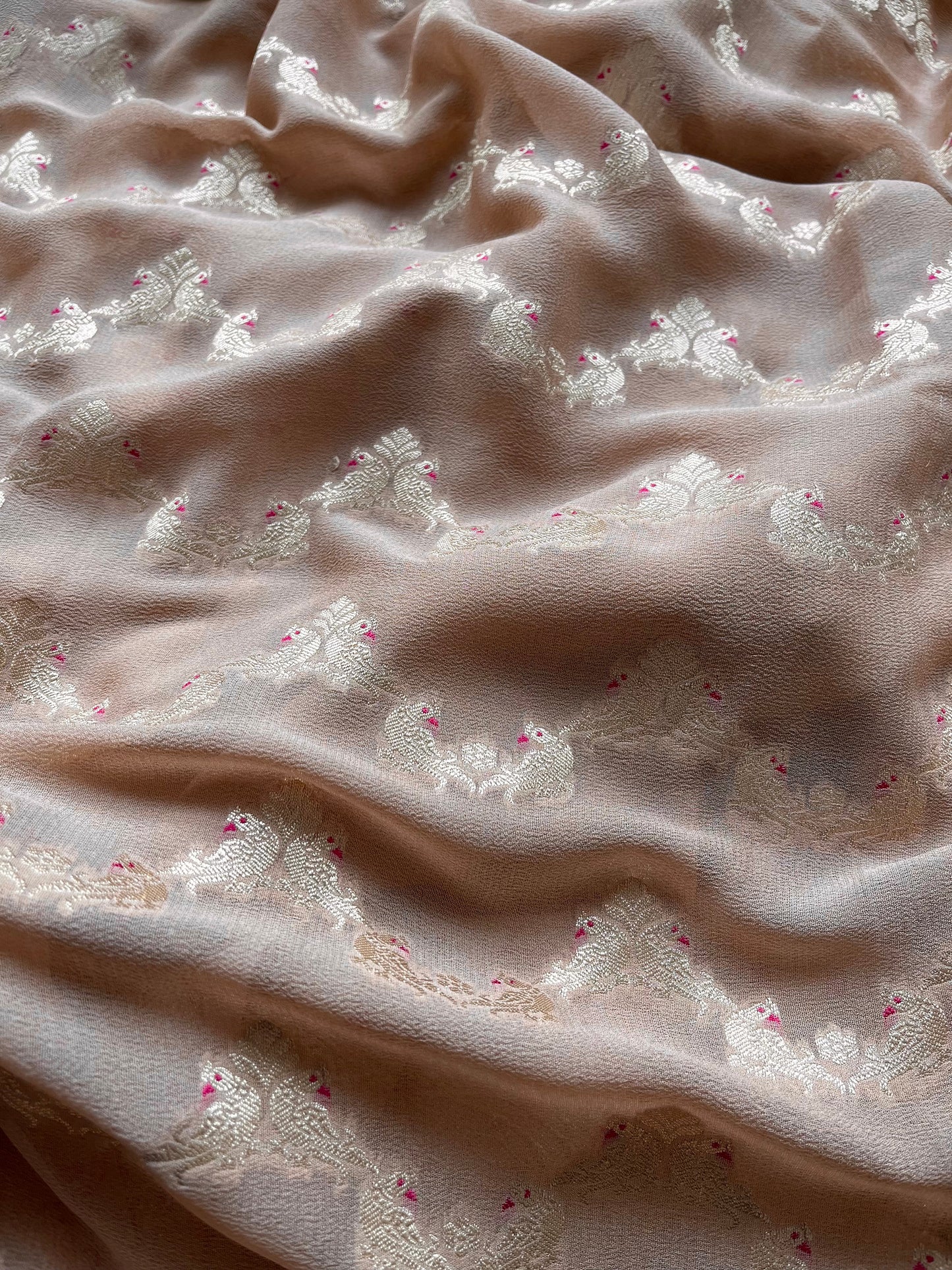 Khaddi Shikargah Beige Dupatta