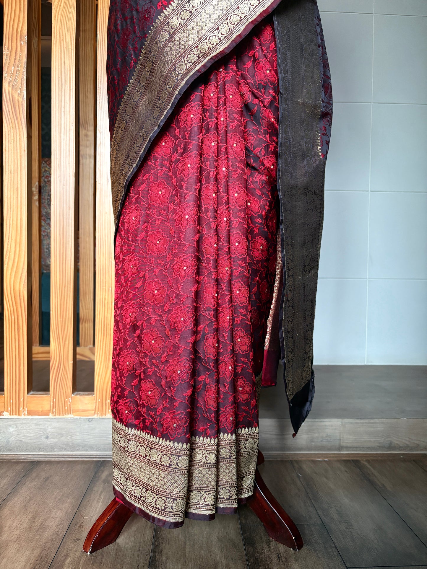 Red Floral Tanchoi With Zari Saree
