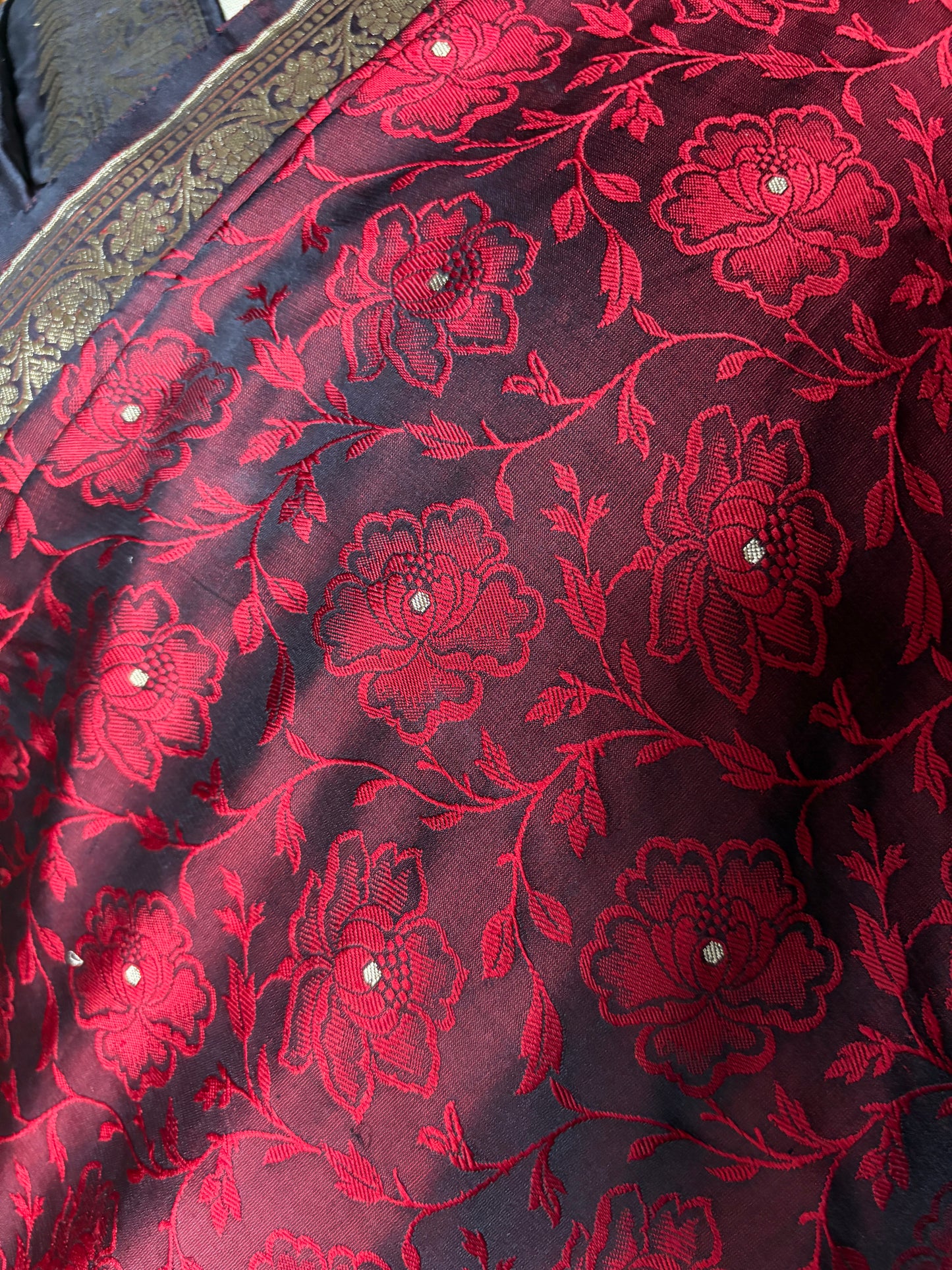 Red Floral Tanchoi With Zari Saree