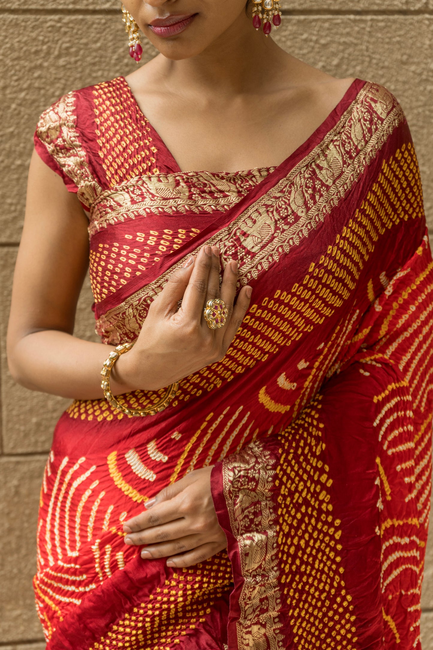 Gajji Ombre Orange-Red Rai Dana Figure Weaving Saree