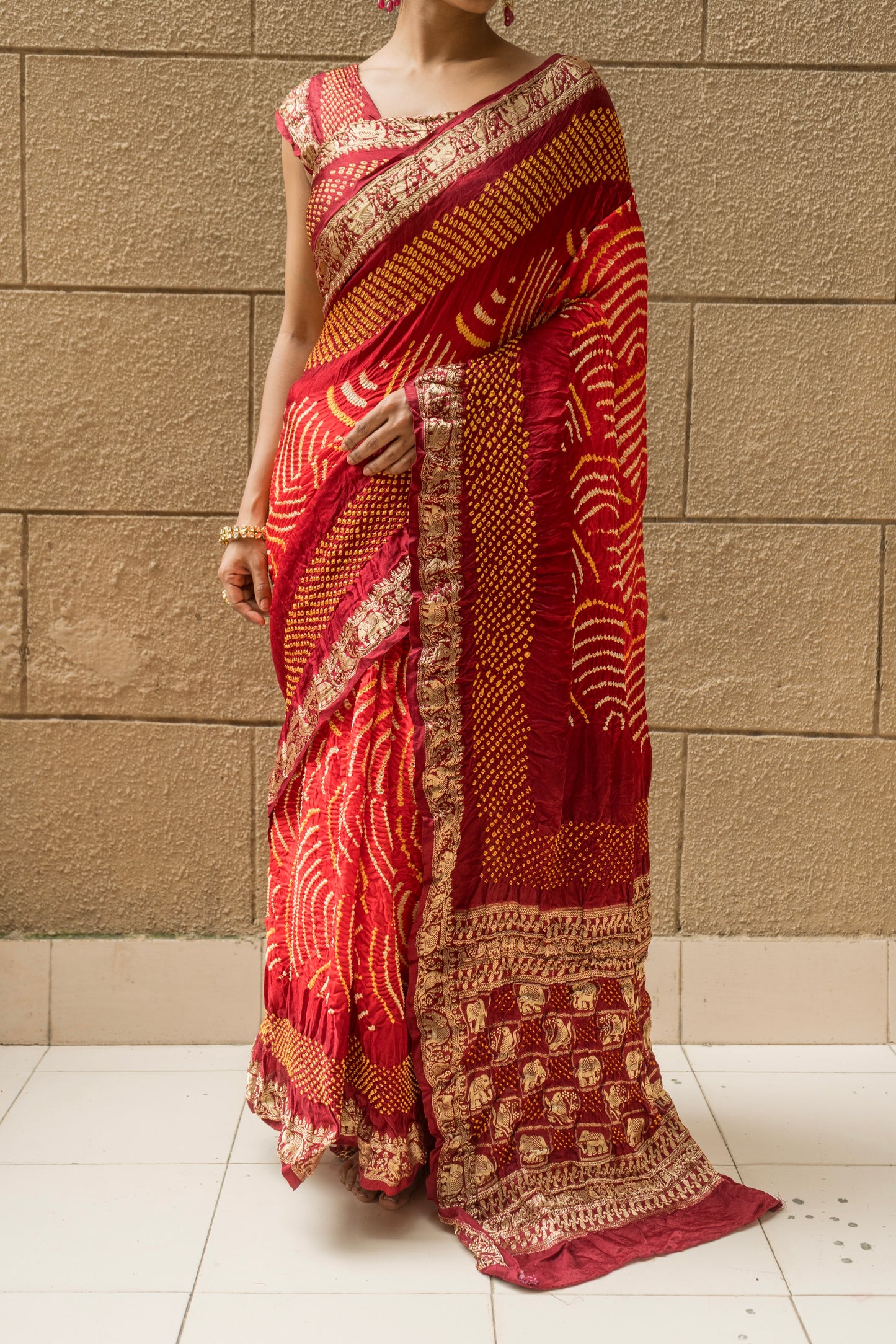Gajji Ombre Orange-Red Rai Dana Figure Weaving Saree