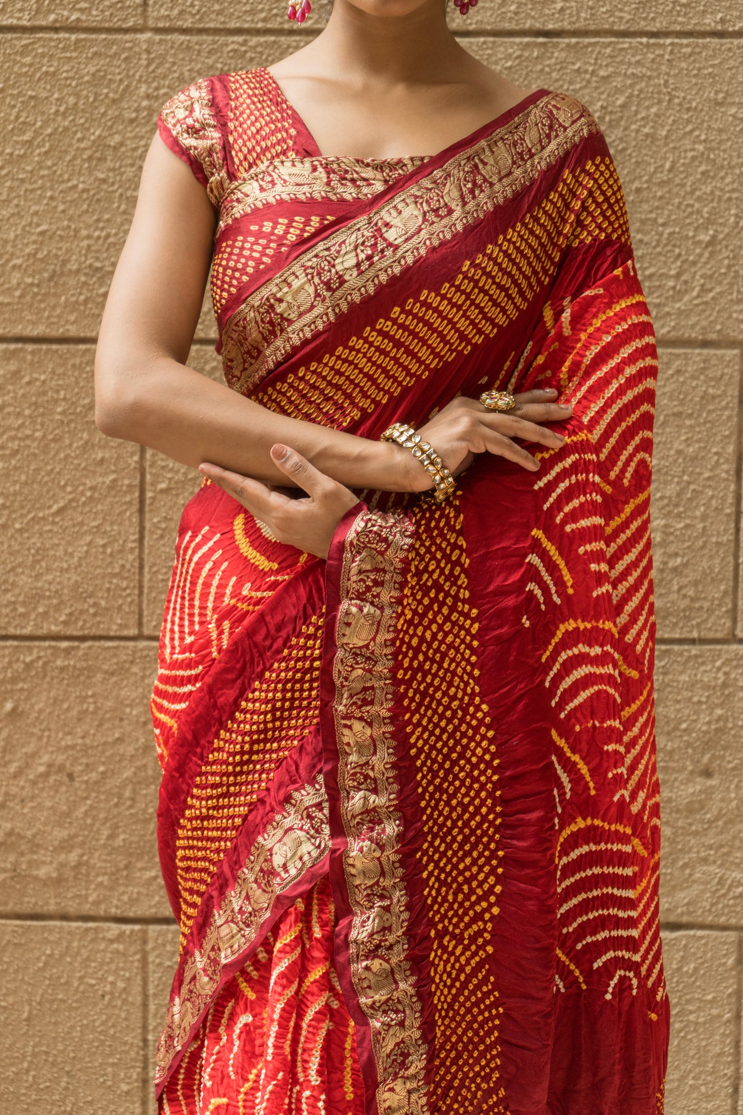 Gajji Ombre Orange-Red Rai Dana Figure Weaving Saree