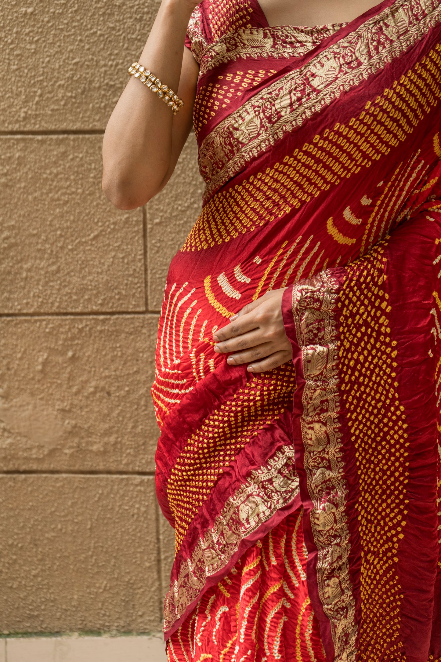 Gajji Ombre Orange-Red Rai Dana Figure Weaving Saree