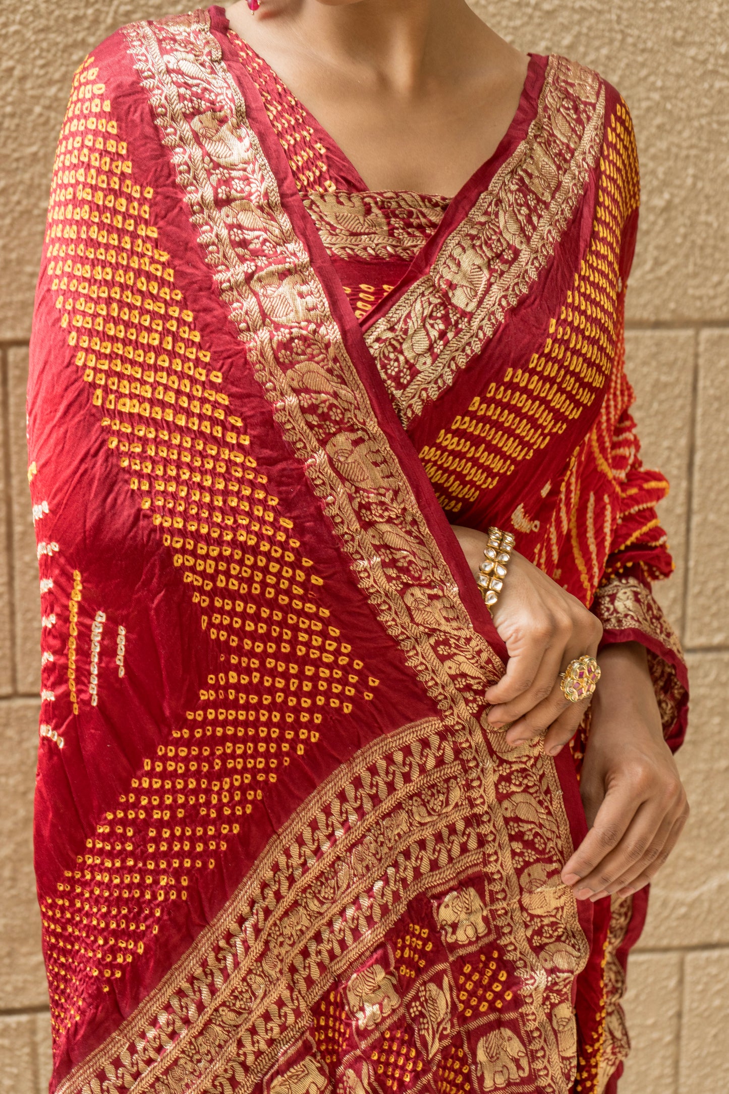 Gajji Ombre Orange-Red Rai Dana Figure Weaving Saree