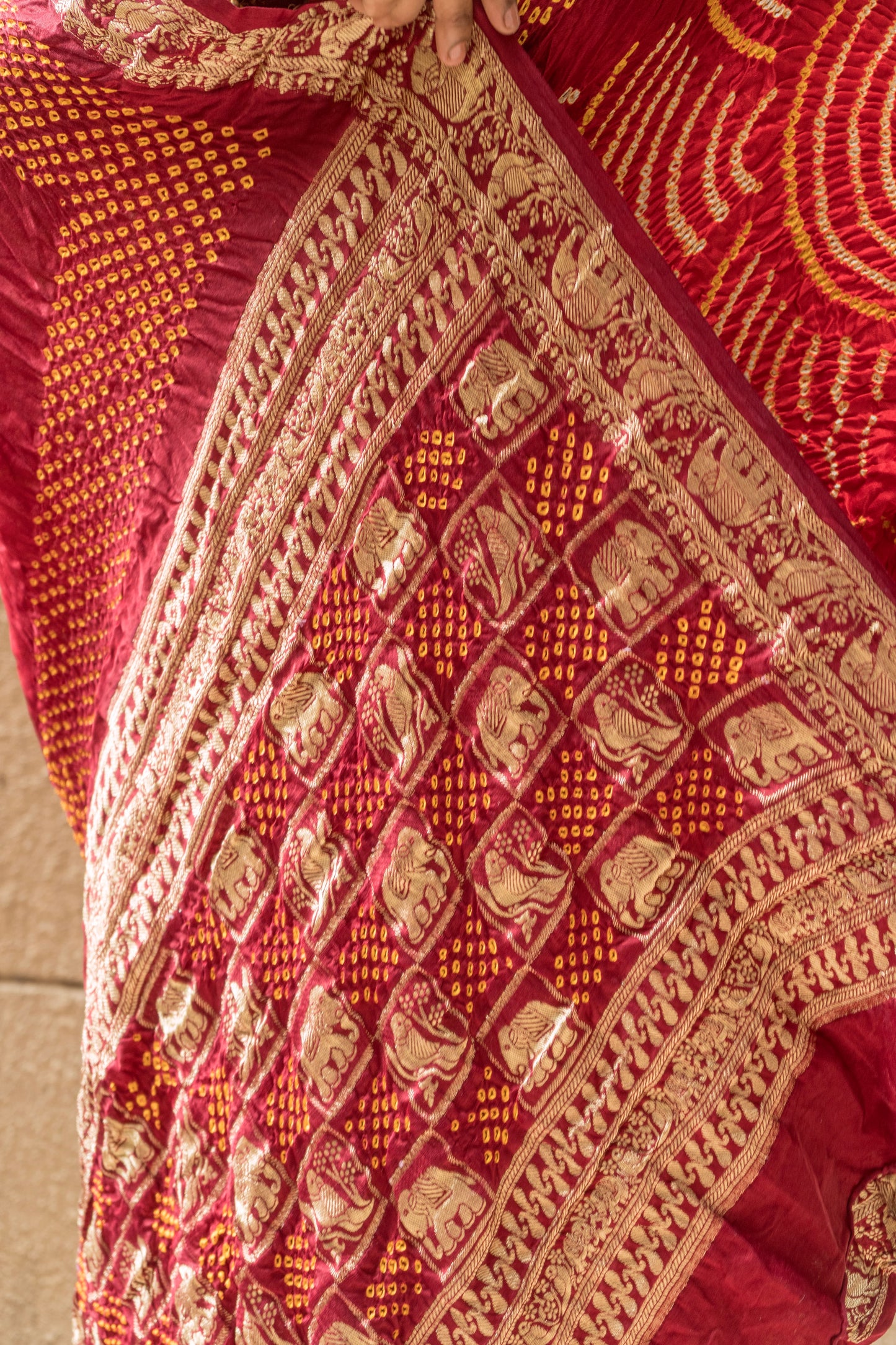 Gajji Ombre Orange-Red Rai Dana Figure Weaving Saree
