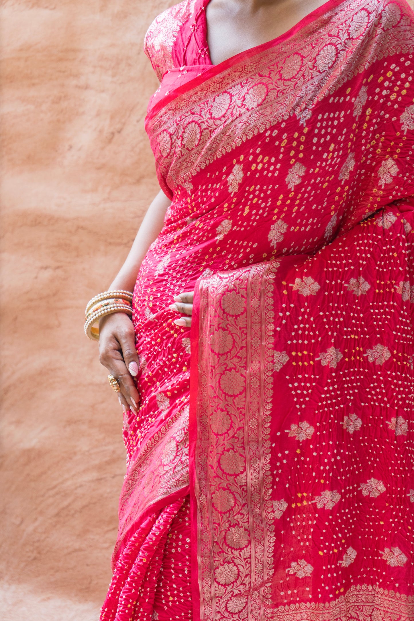 Chiniya Sona Rupa Booti Bandhej Pink Saree