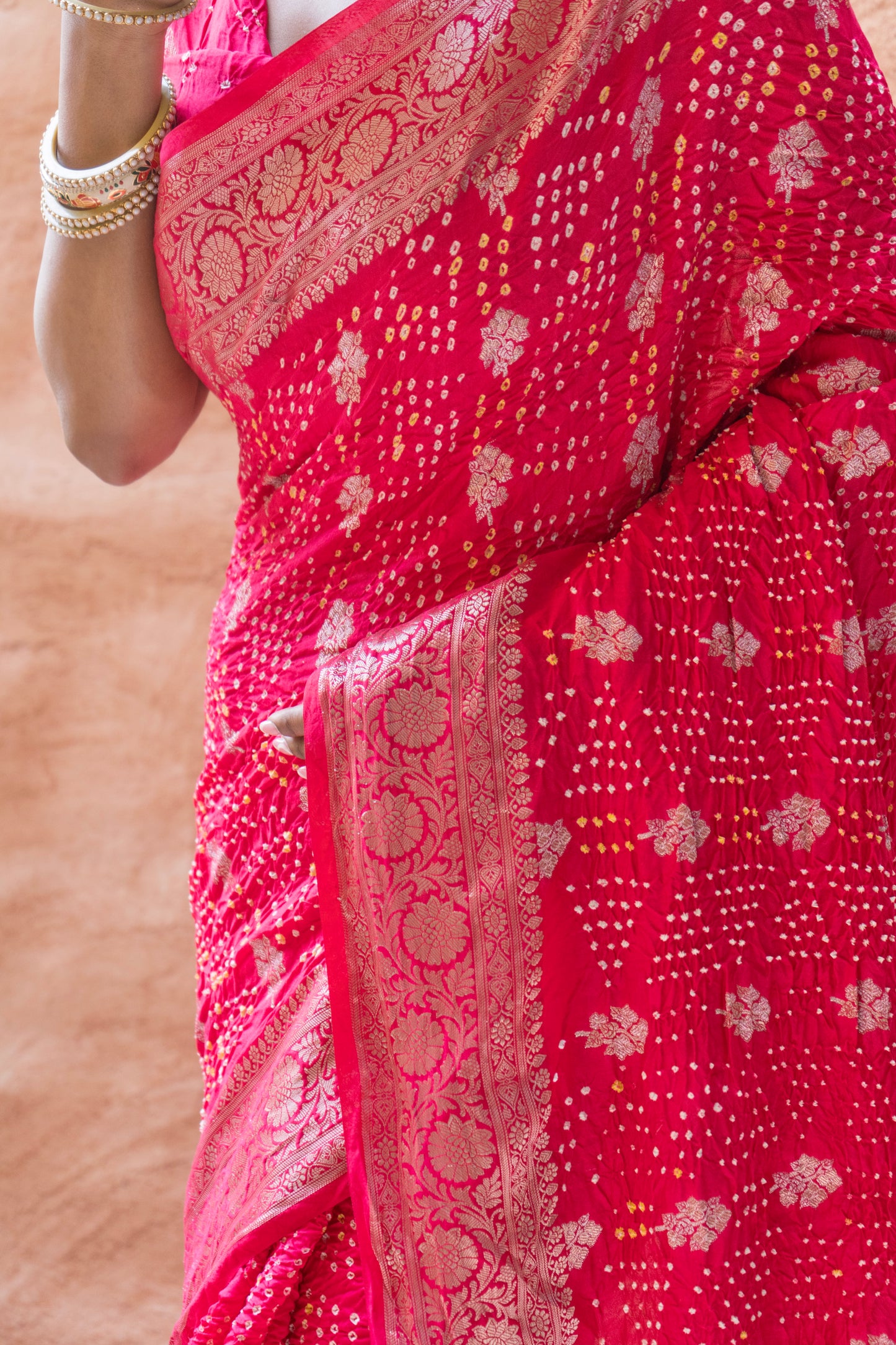 Chiniya Sona Rupa Booti Bandhej Pink Saree