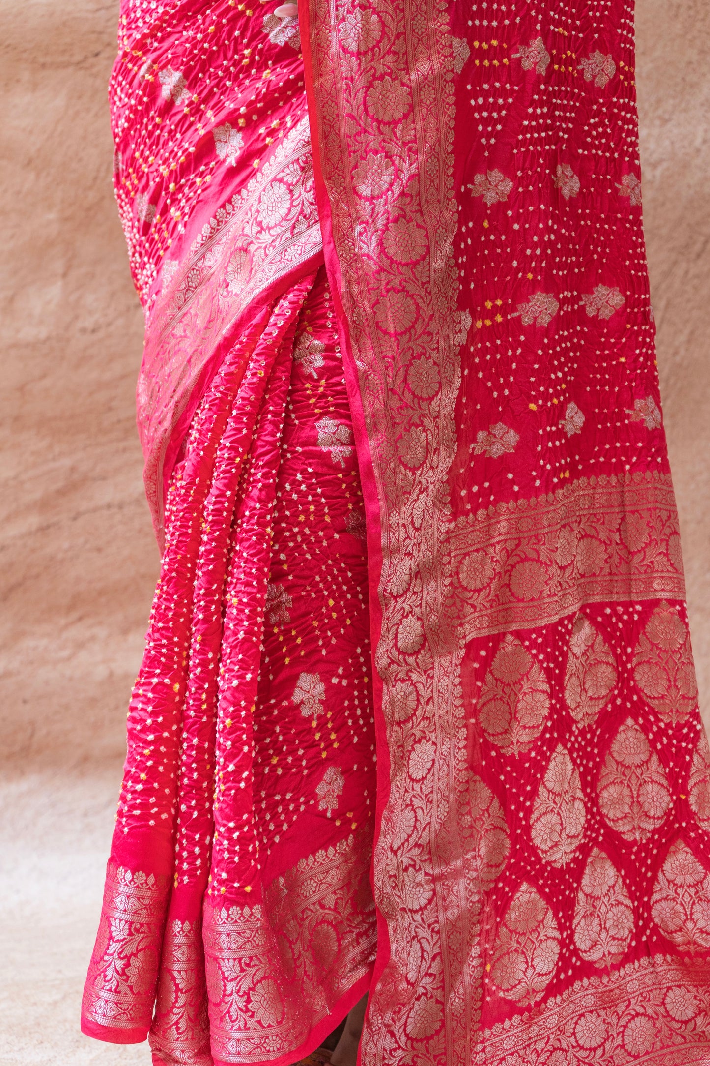 Chiniya Sona Rupa Booti Bandhej Pink Saree