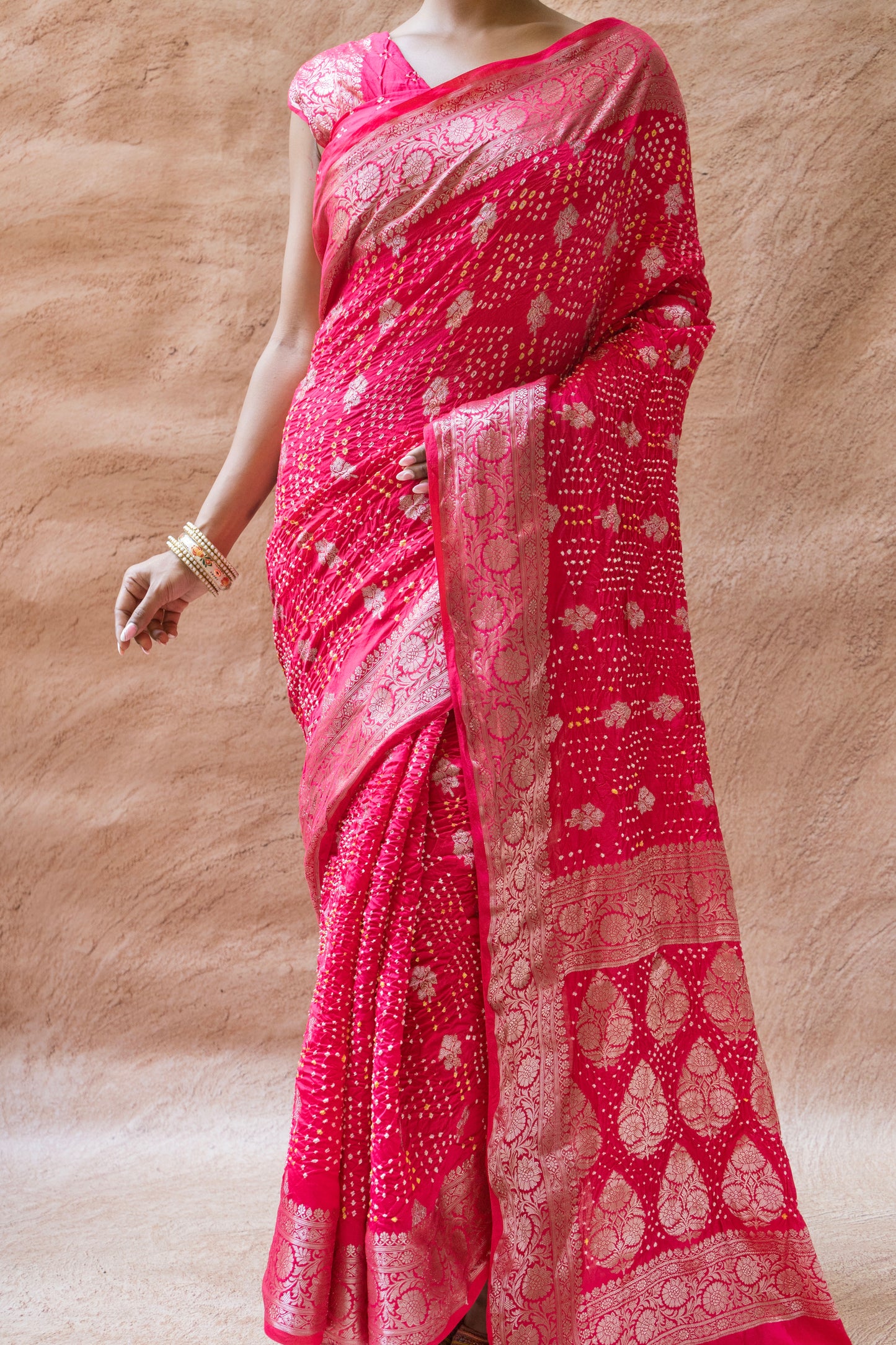 Chiniya Sona Rupa Booti Bandhej Pink Saree