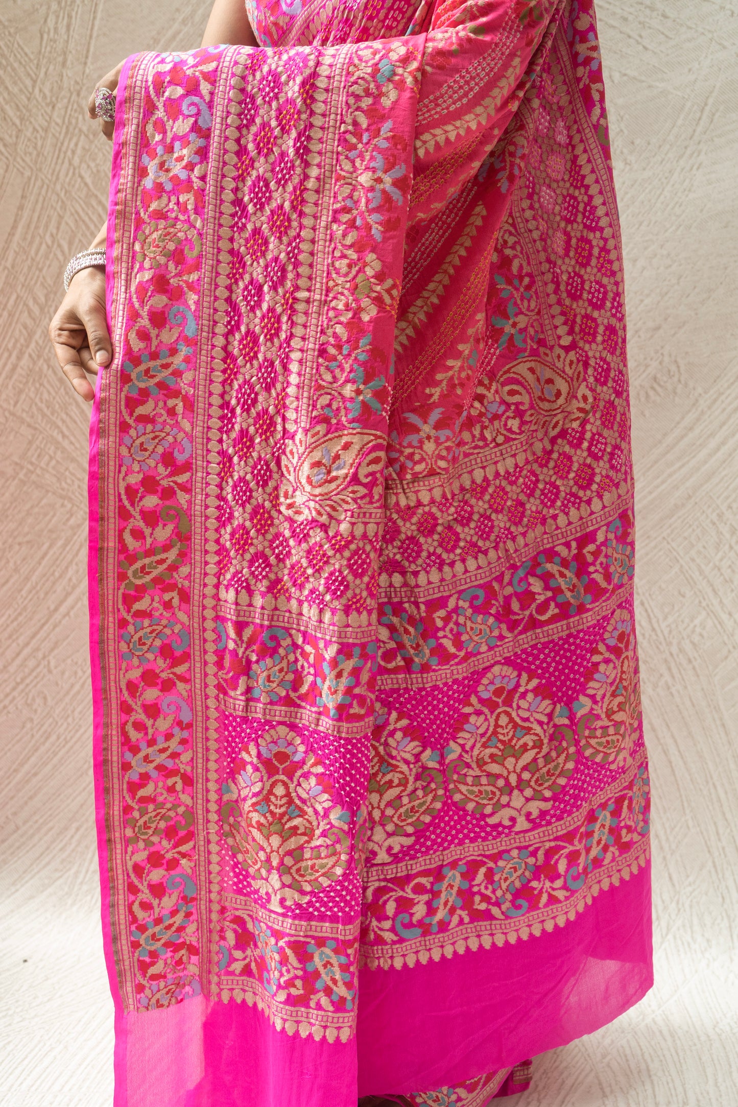 Georgette Leheriya Meenakari Rai Dana Shaded Rani Saree