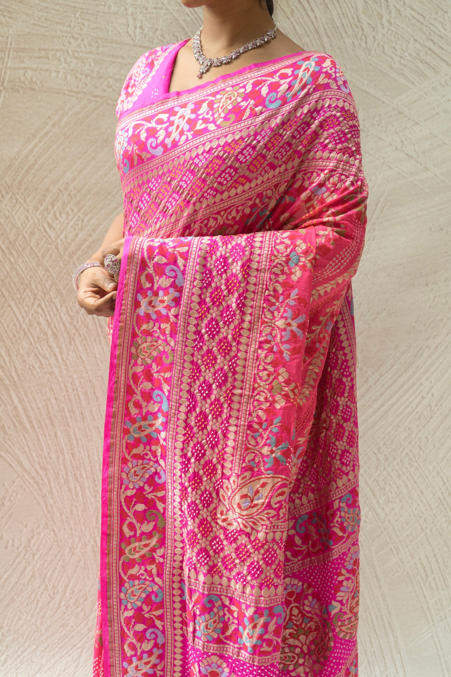 Georgette Leheriya Meenakari Rai Dana Shaded Rani Saree