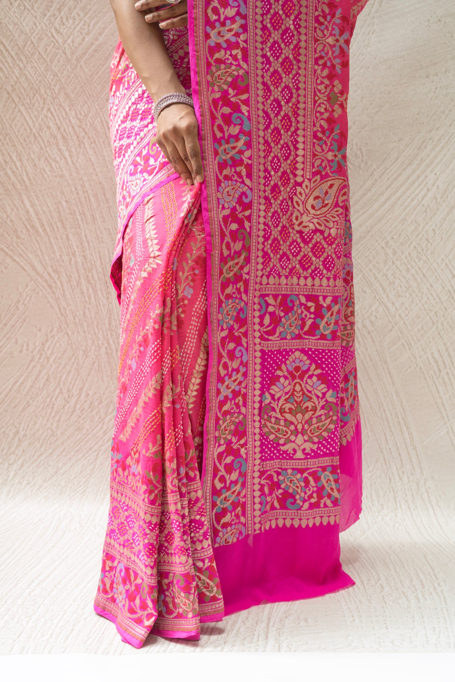 Georgette Leheriya Meenakari Rai Dana Shaded Rani Saree