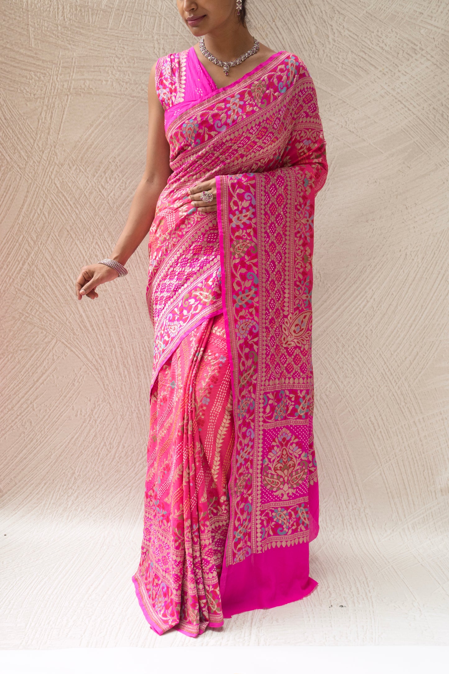 Georgette Leheriya Meenakari Rai Dana Shaded Rani Saree