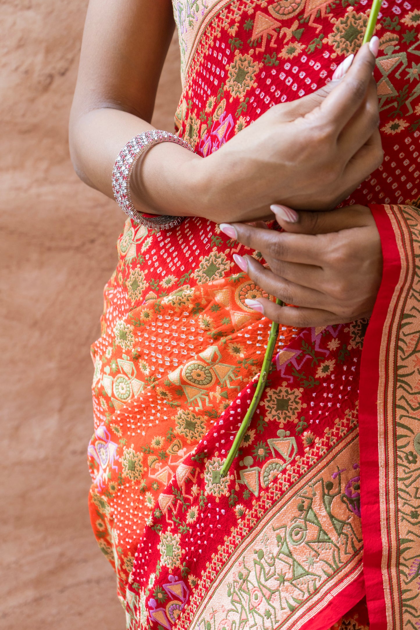 Georgette Warli Jaal Weaving Ombre Orange-Red Bandhej Saree