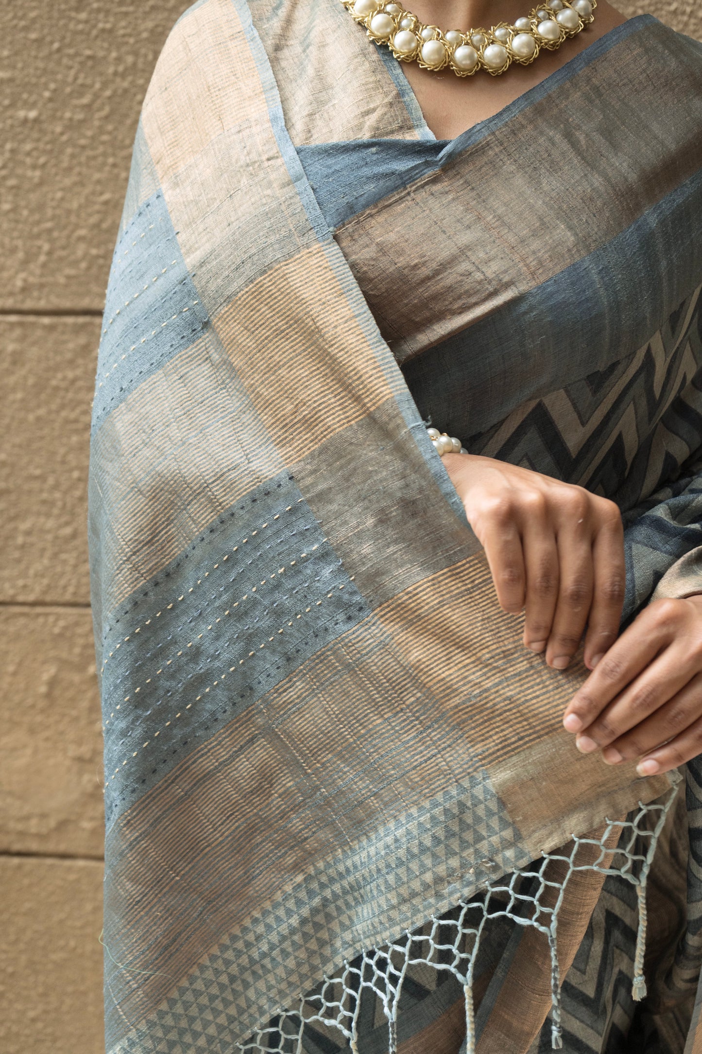Tussar Katha Zig-Zag Bluish Grey Saree