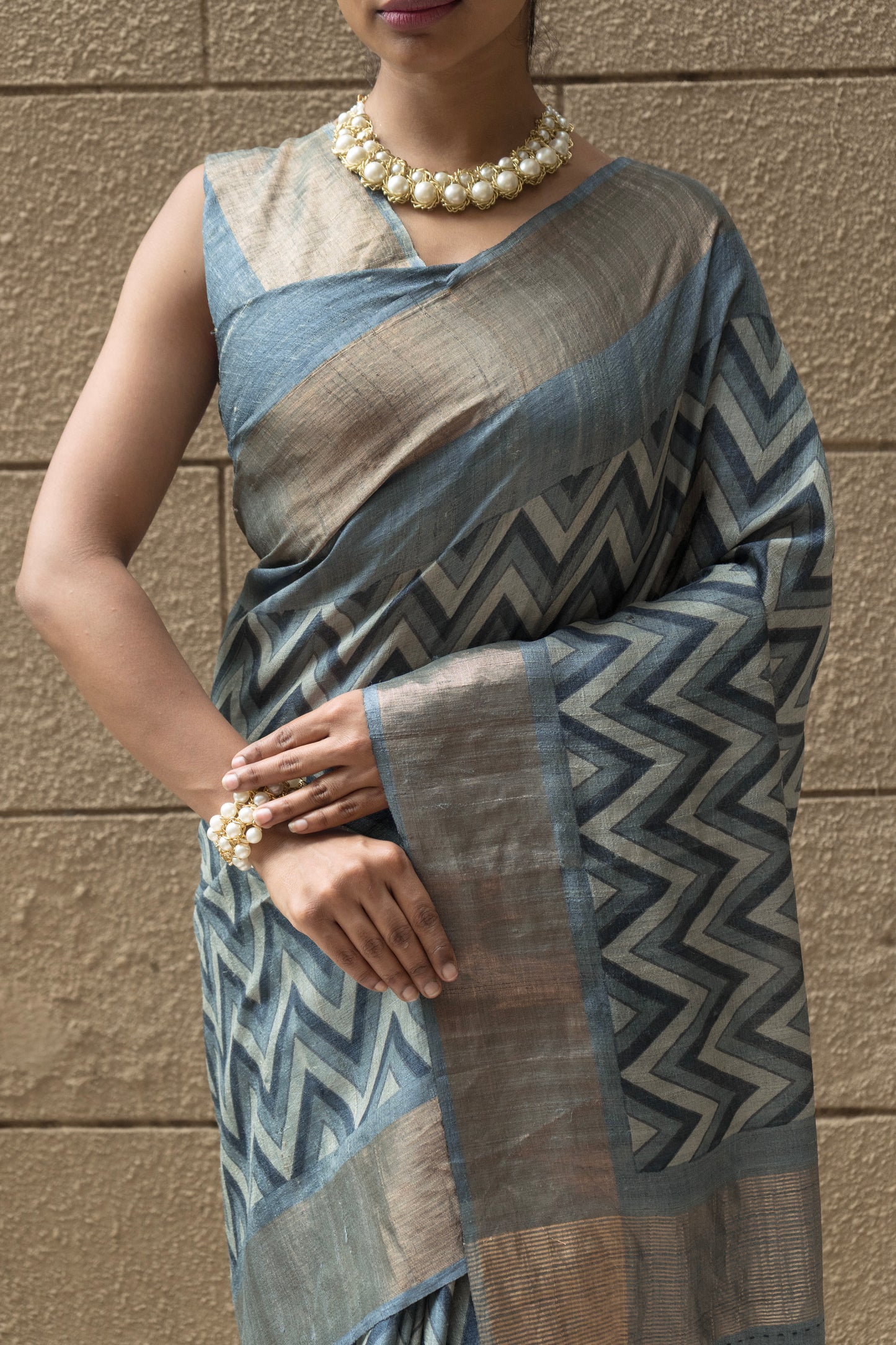 Tussar Katha Zig-Zag Bluish Grey Saree