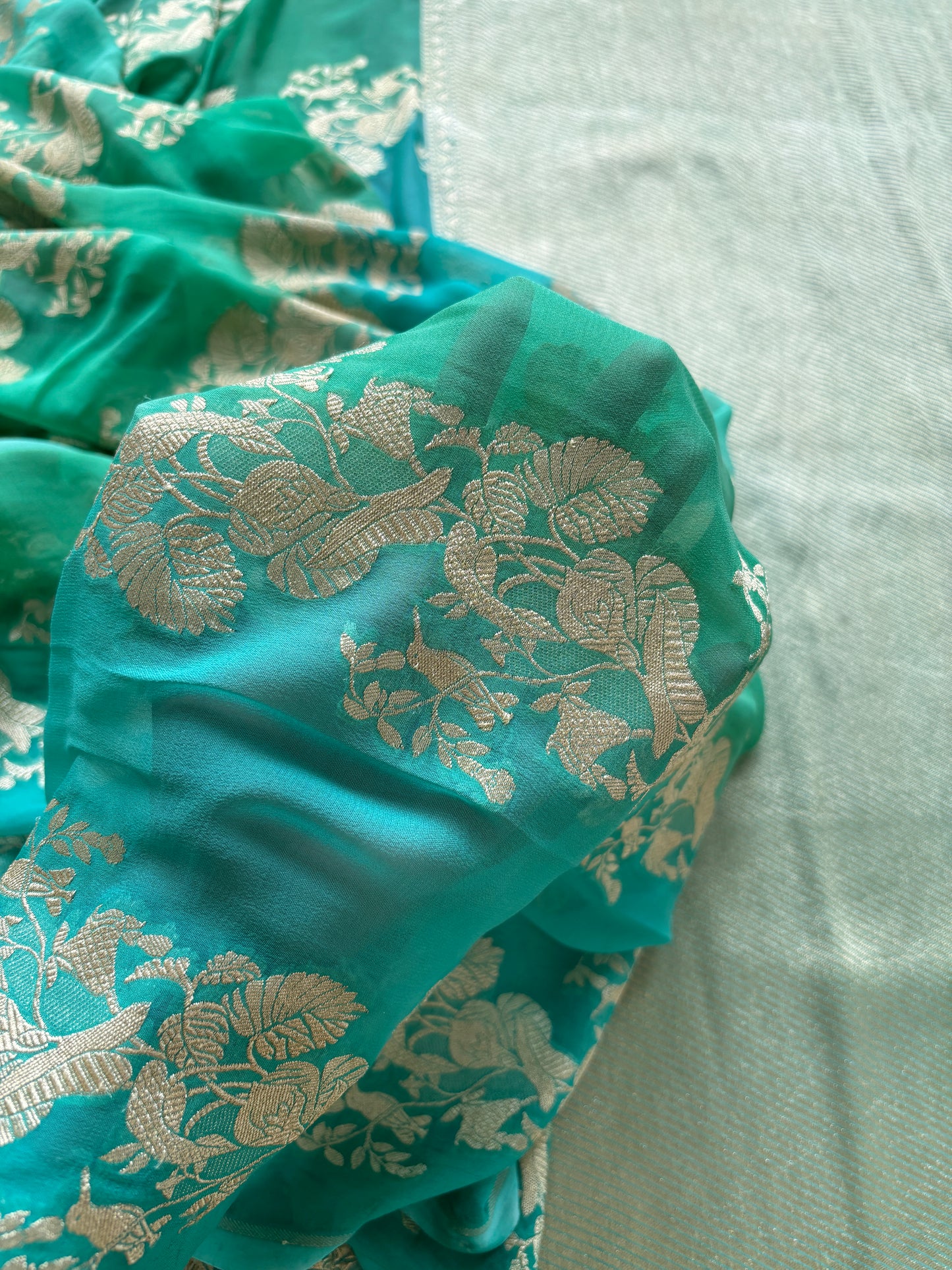 Shaded Shikargah Khaddi Georgette Saree