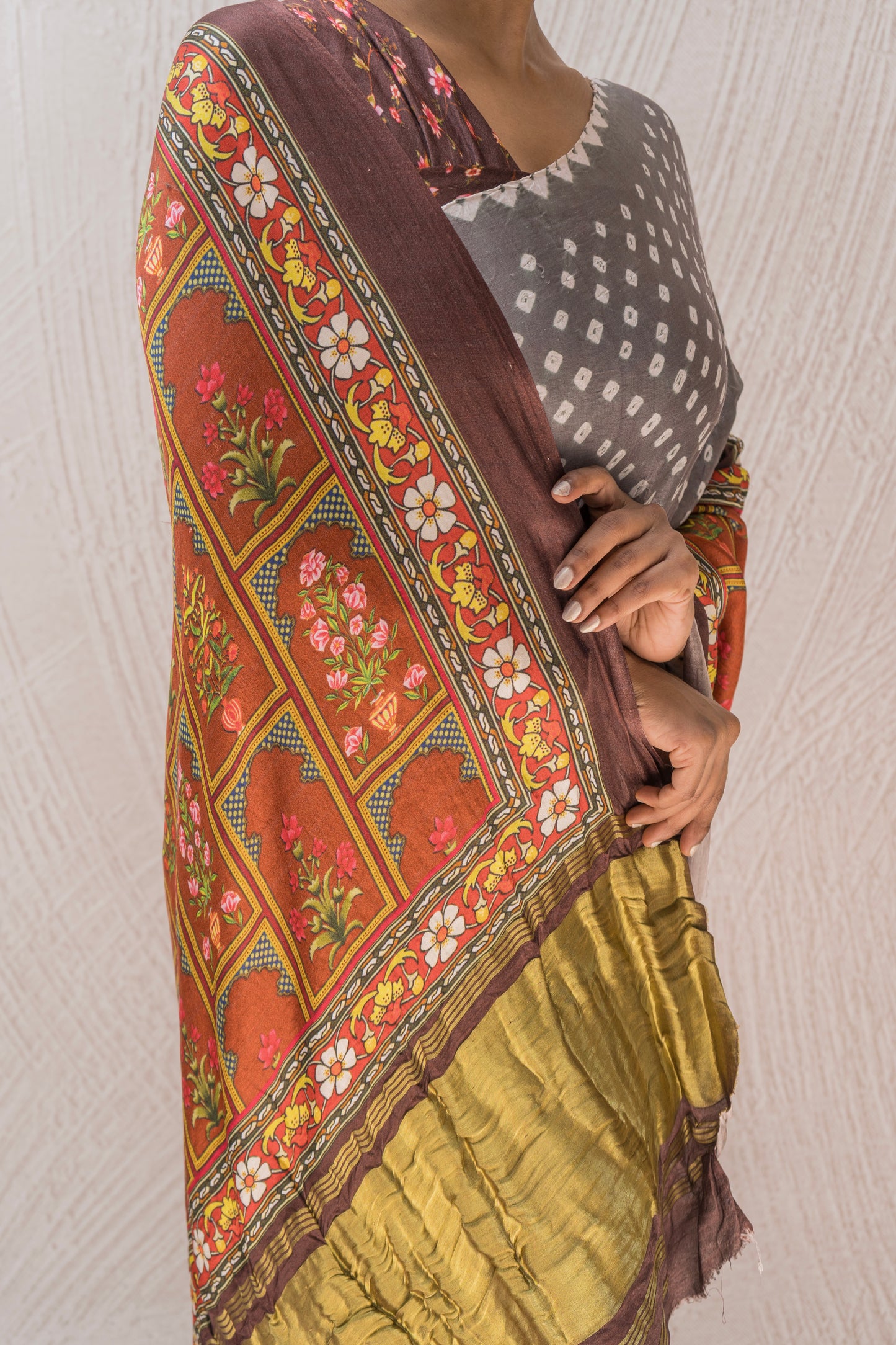 Gajji Bandhej Digital Print Pink Grey Saree