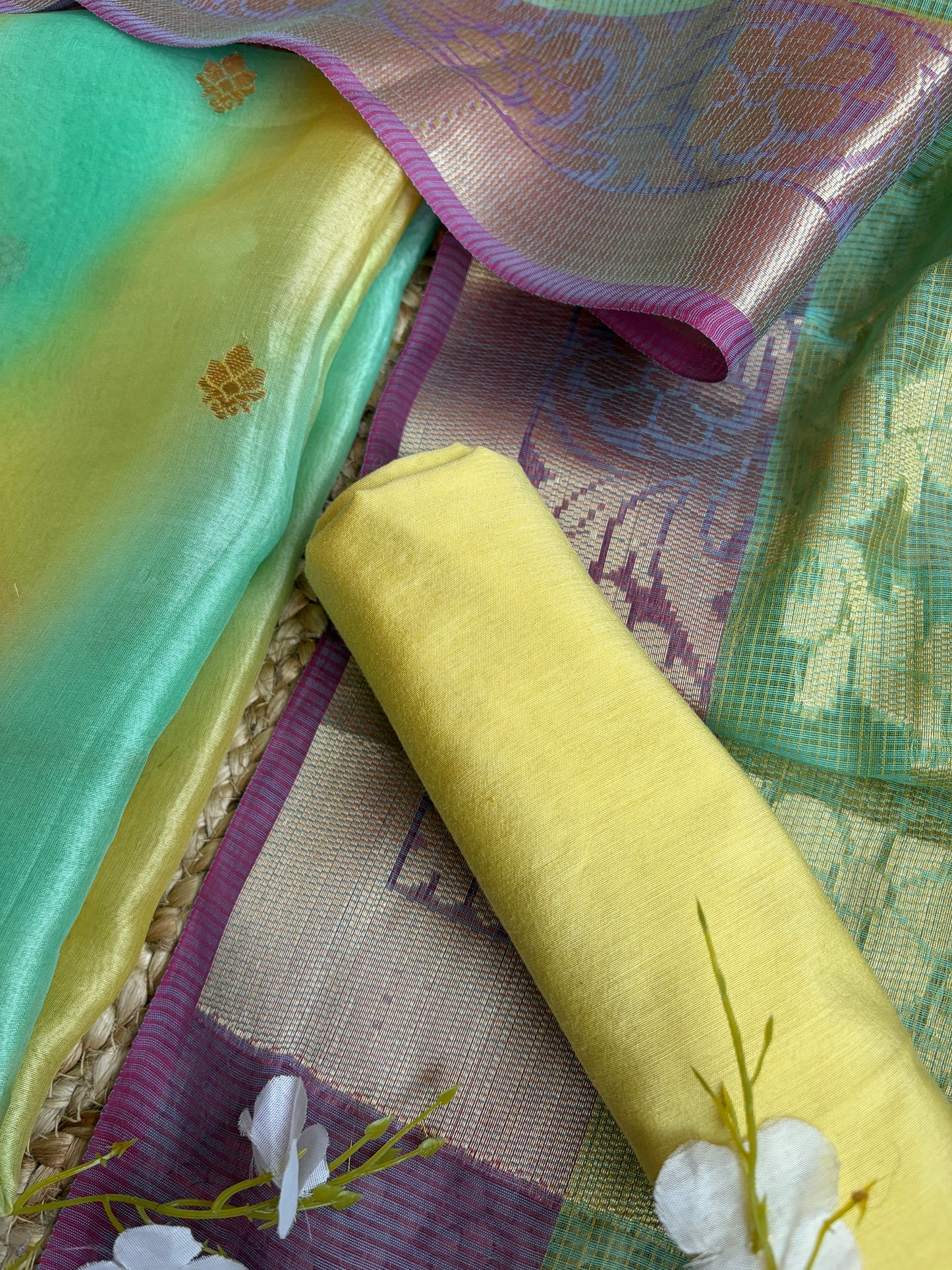 Handloom Kora Rangkat Set