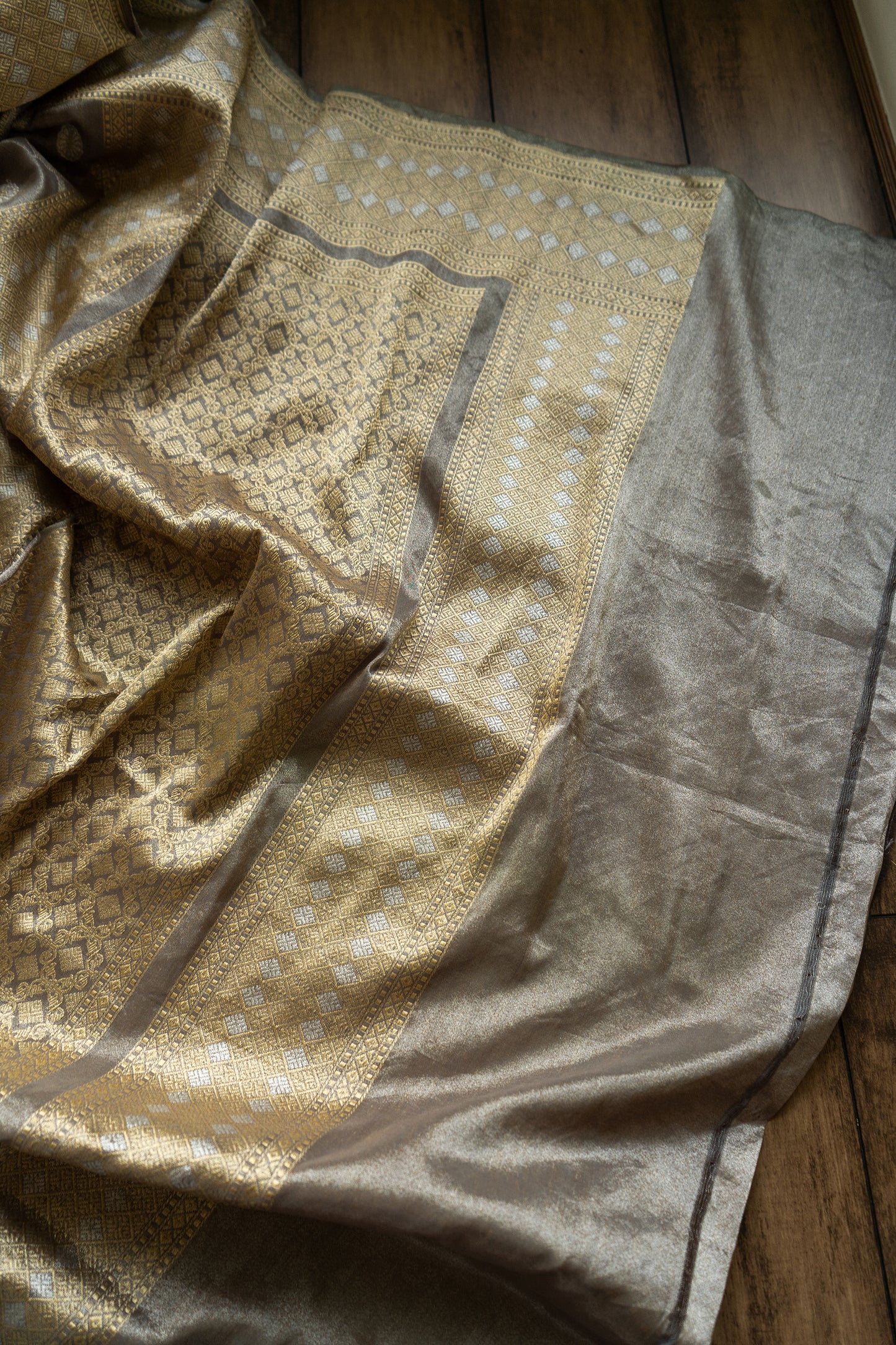 Handloom Tissue Kadhua Jangla Saree