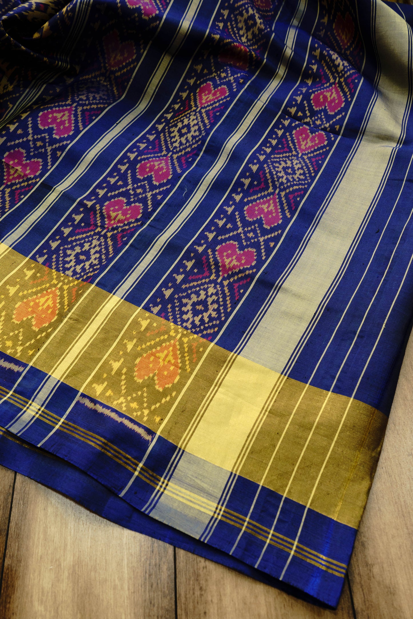 Ikkat Dhoop Chaav Blue Saree