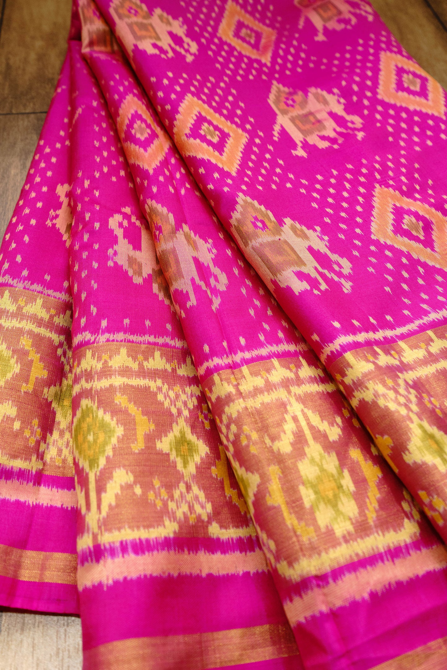 Ikkat Dhoop Chaav Rani Saree