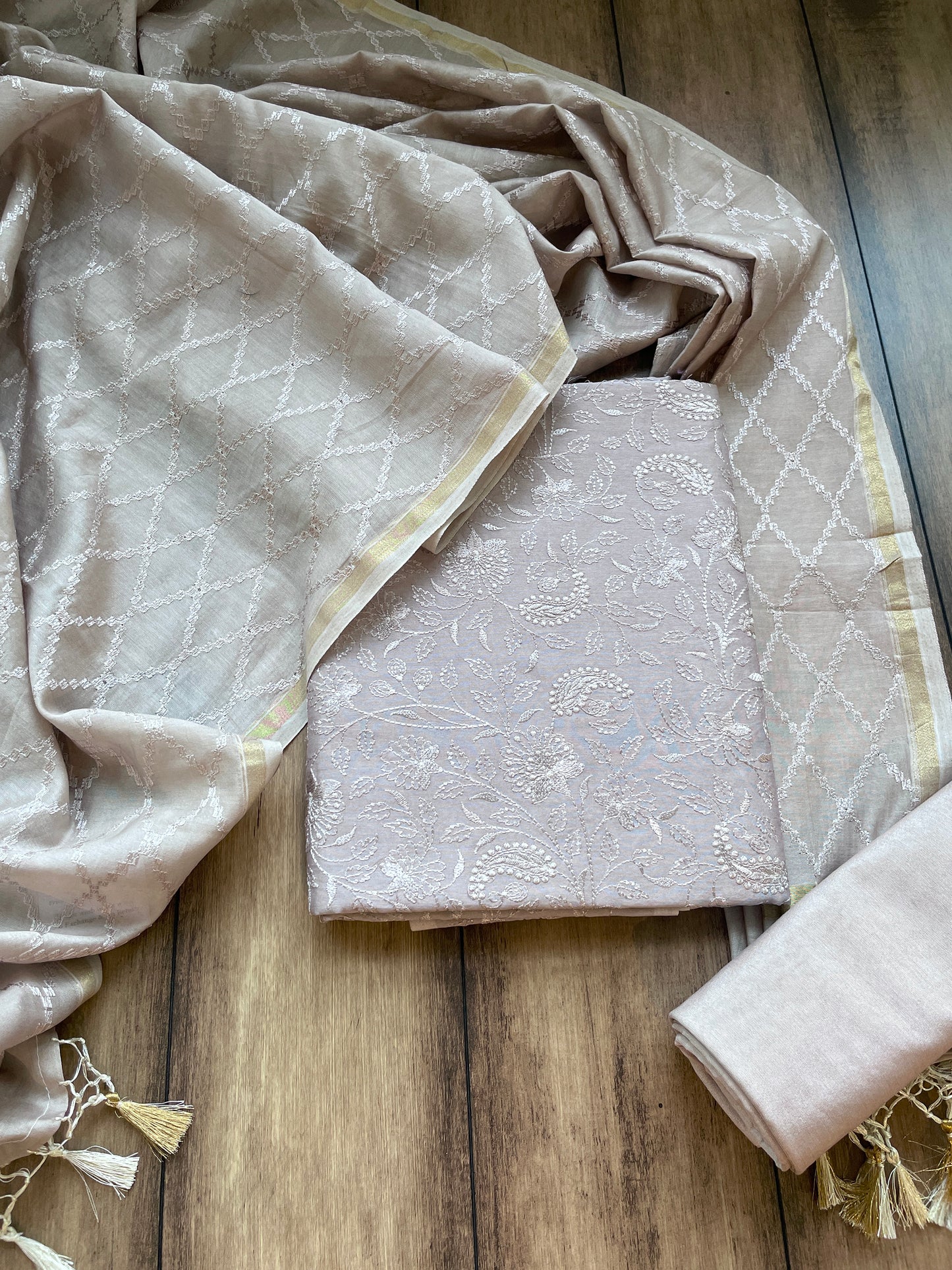 Lucknowi Light Grey Set