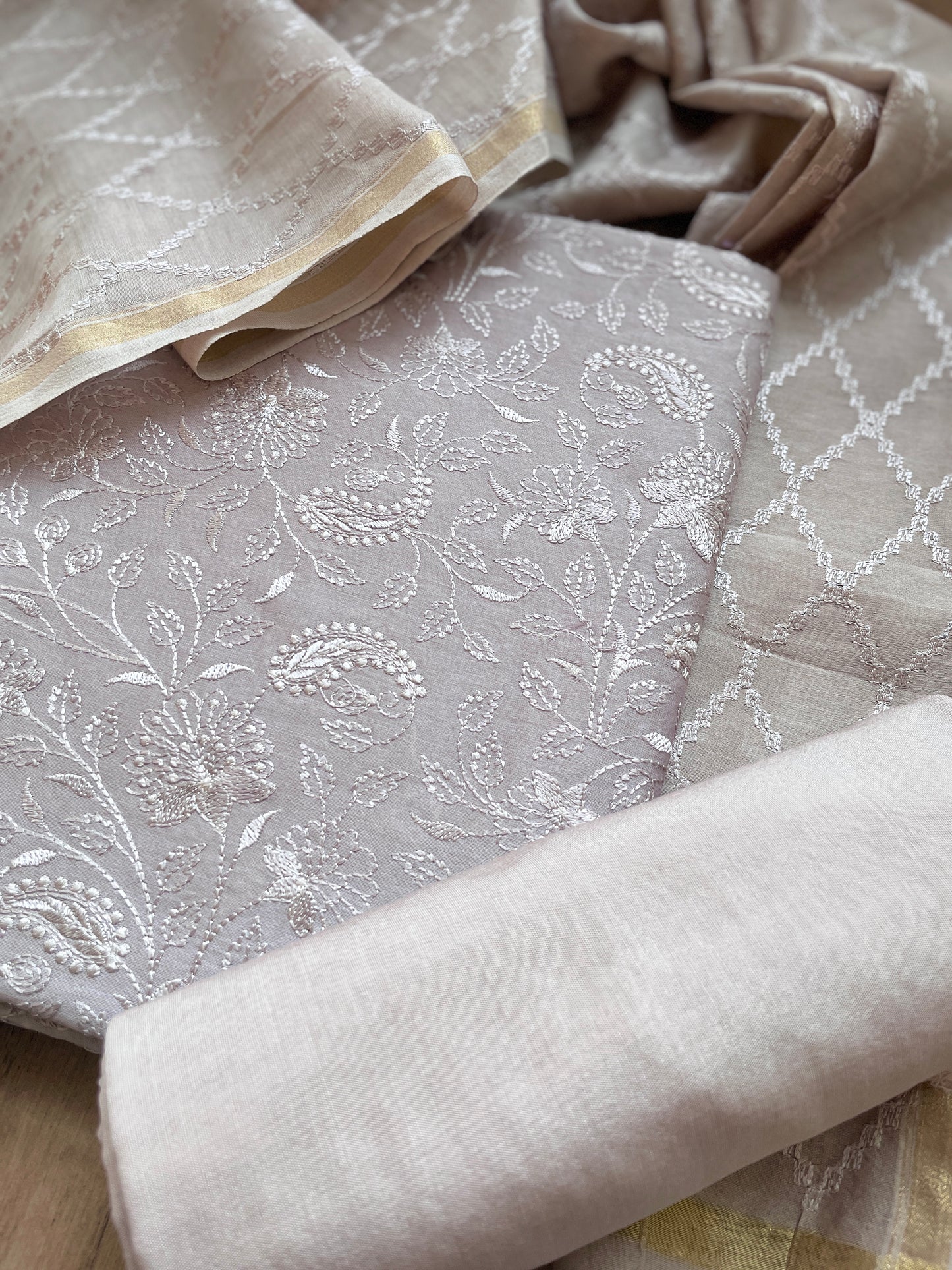 Lucknowi Light Grey Set
