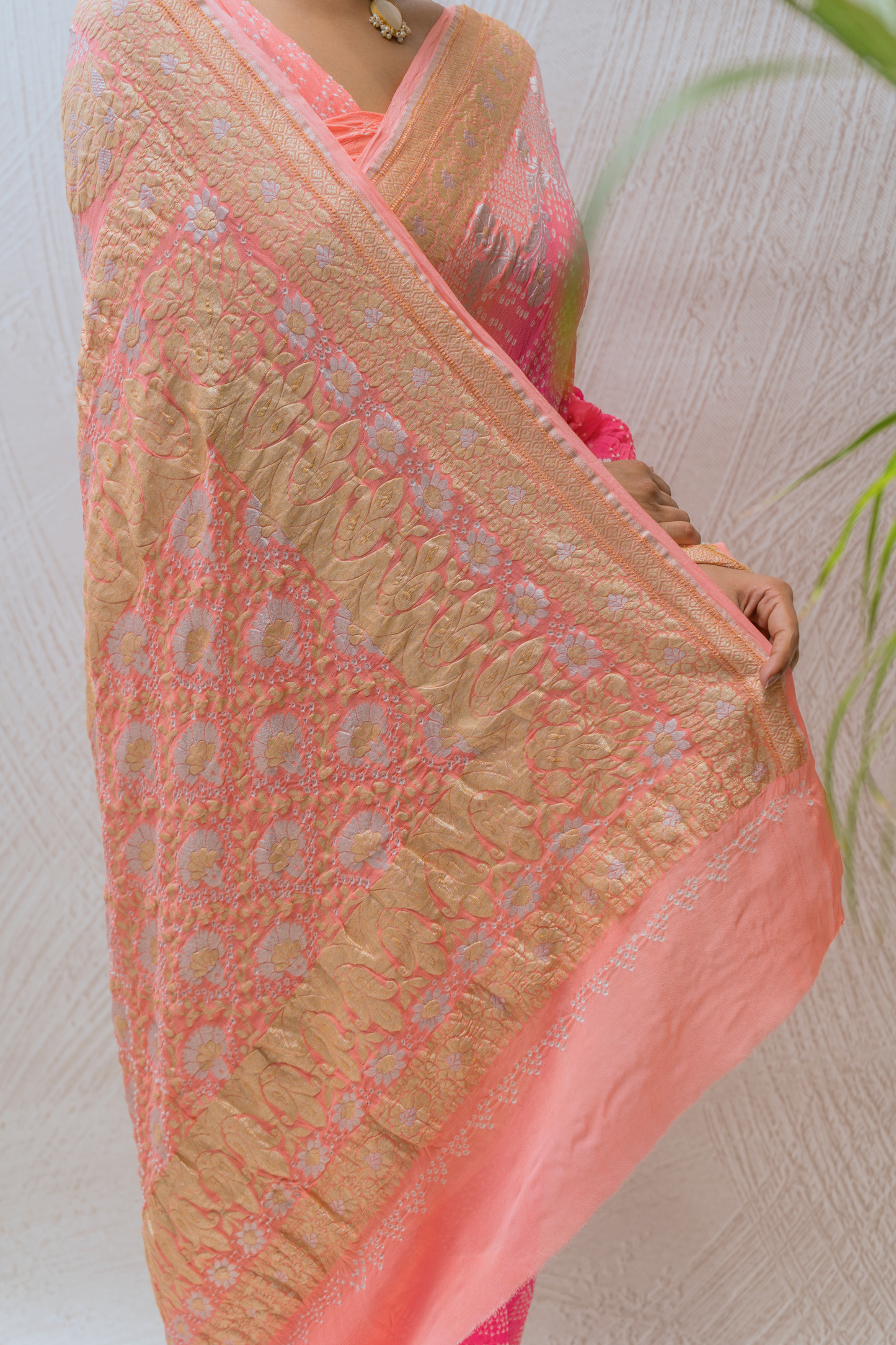 Georgette Sona Rupa Kadhua Ombre Peach-Pink Bandhej Saree