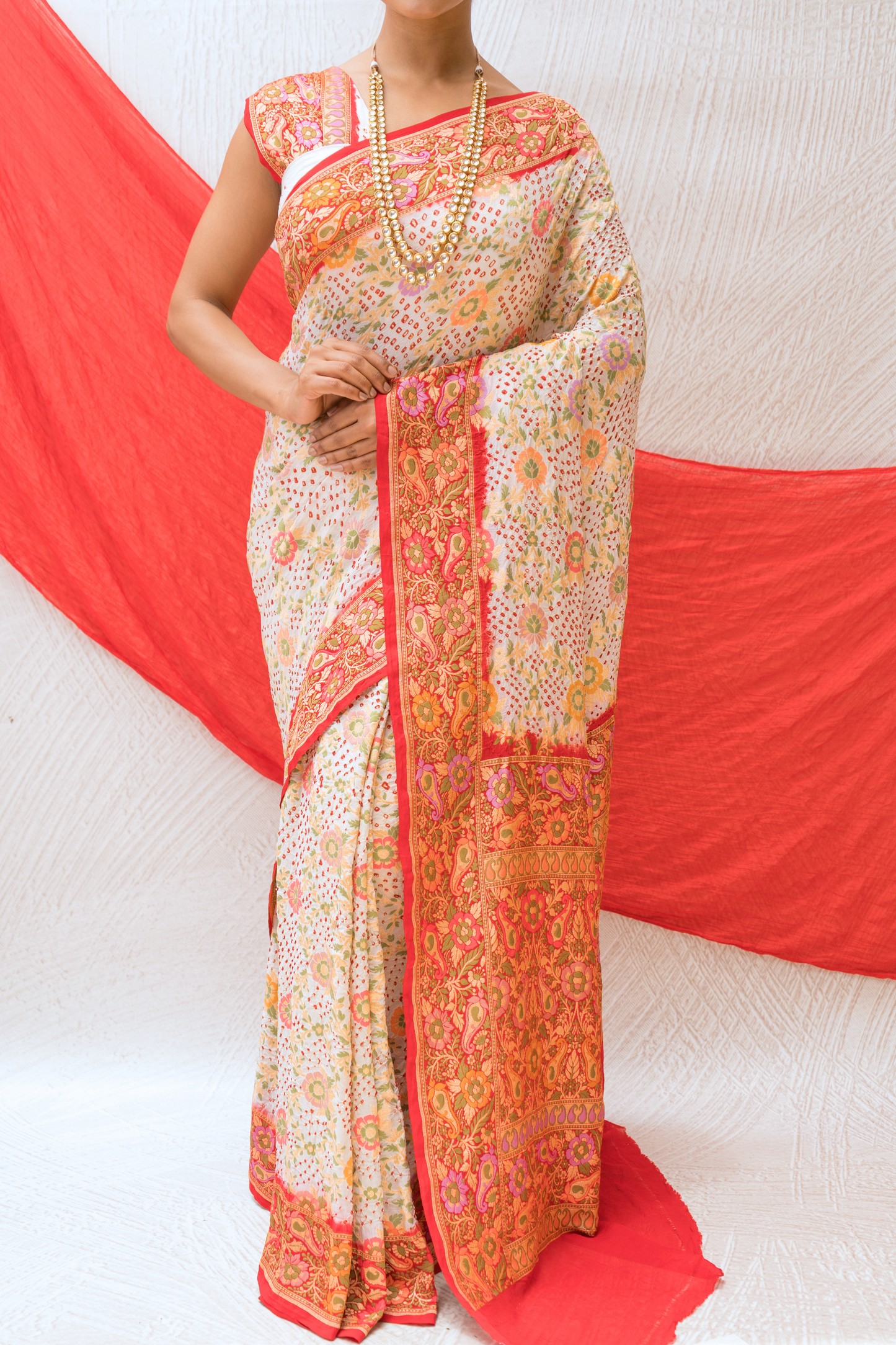 Georgette Floral Jaal Meenakari Bandhej White-Red Saree