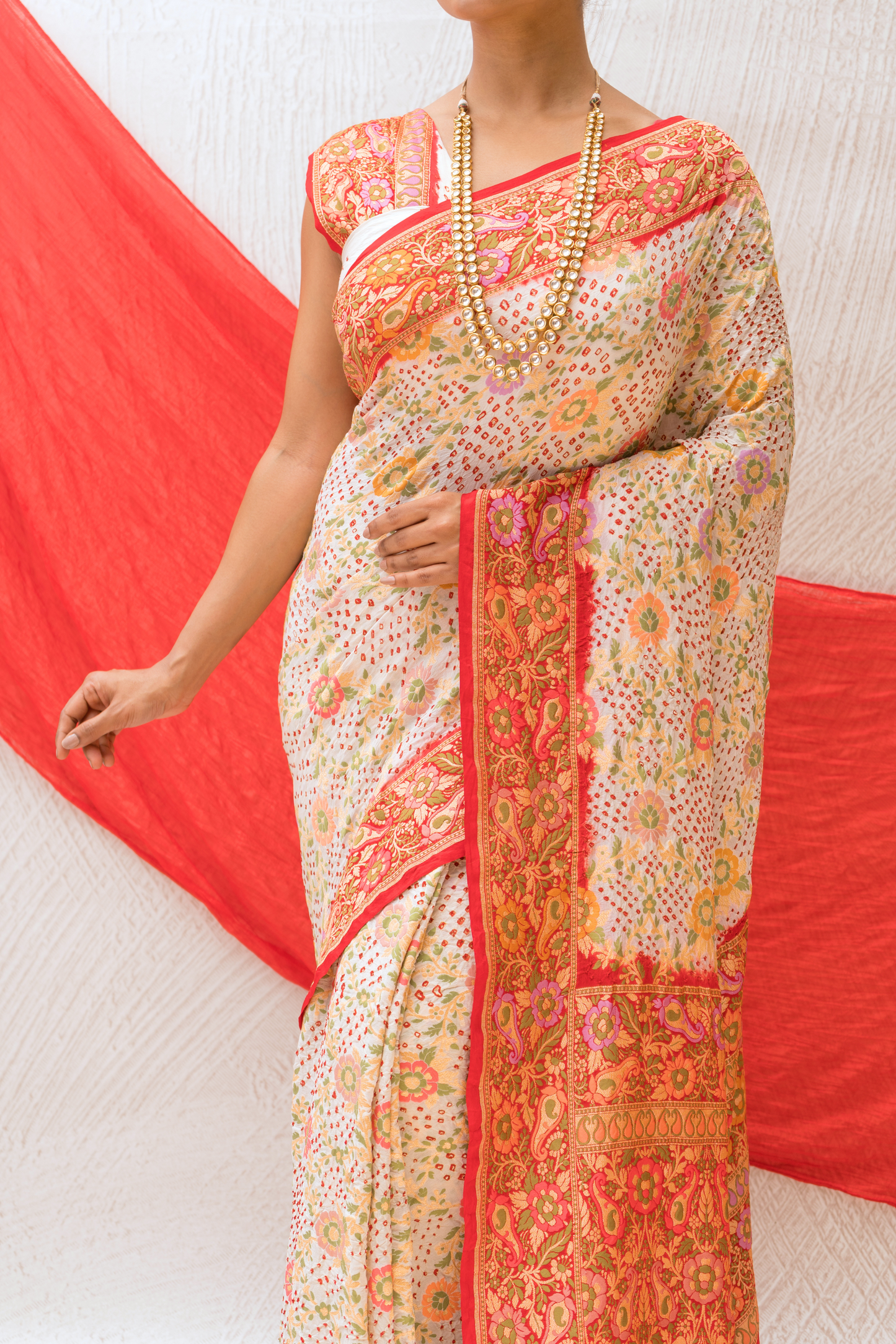 Georgette Floral Jaal Meenakari Bandhej White-Red Saree