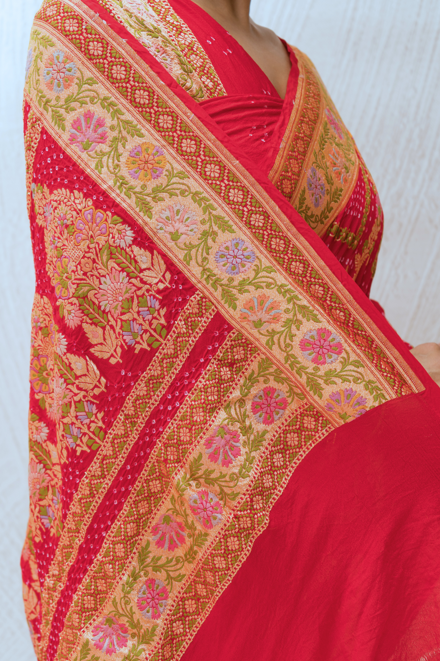 Georgette Neemzari Tilfi Jaal Red Bandhej Saree