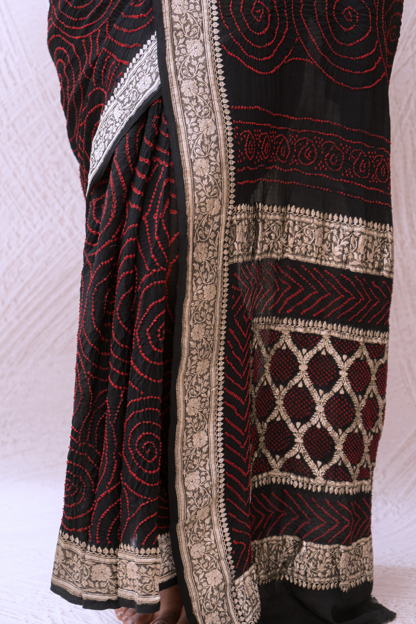 Georgette Red Rai Dana Black Bandhej Saree