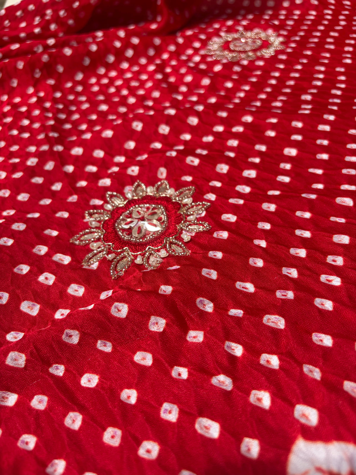 Laal Gulaab Gajji Bandhej Dupatta