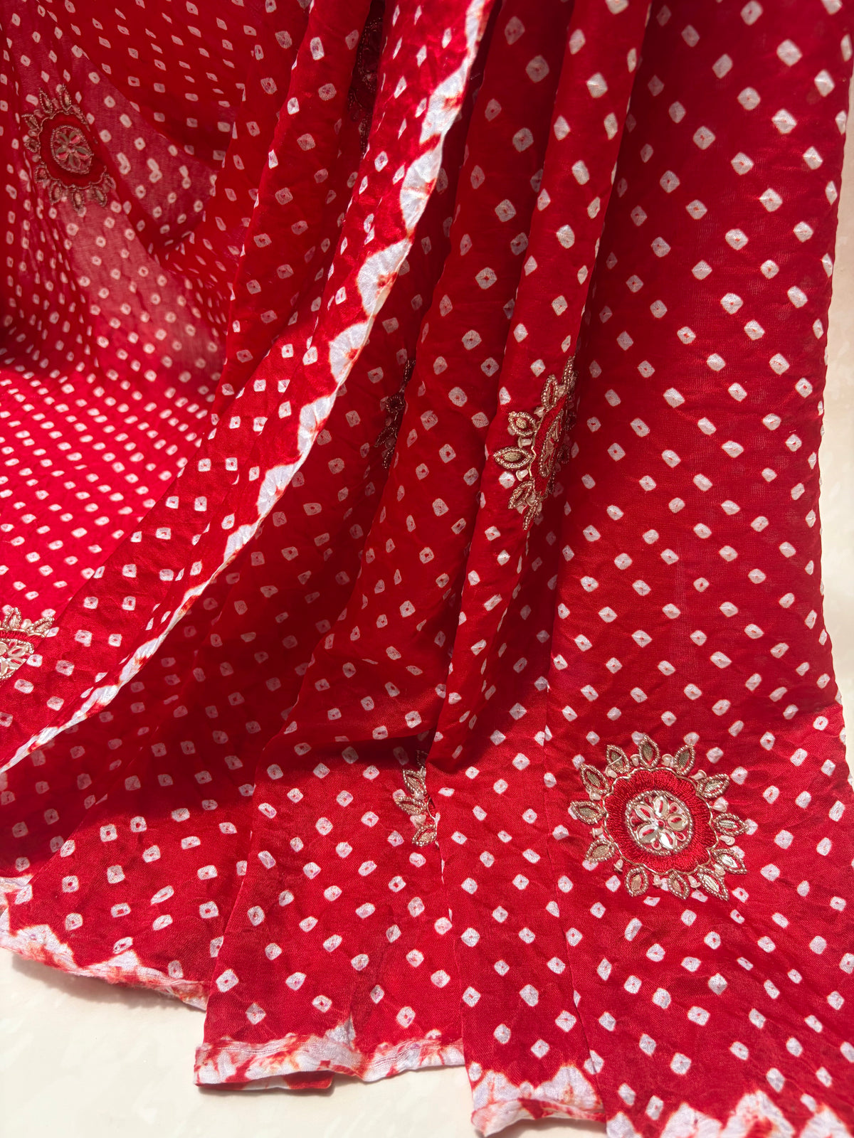 Laal Gulaab Gajji Bandhej Dupatta