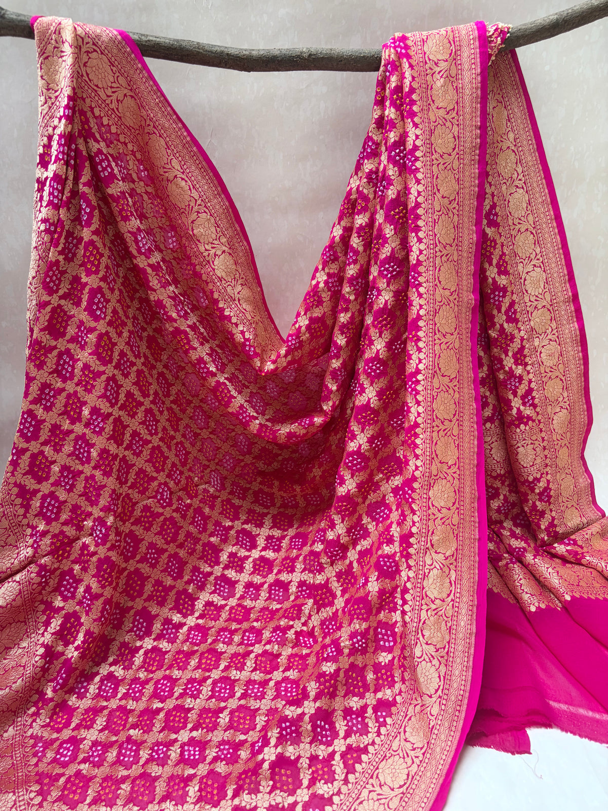 Georgette Jaal Weaving Rani Bandhej Dupatta