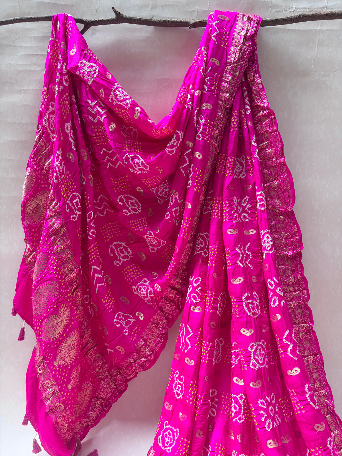 Gajji Naqshi Booti Rani Bandhej Dupatta