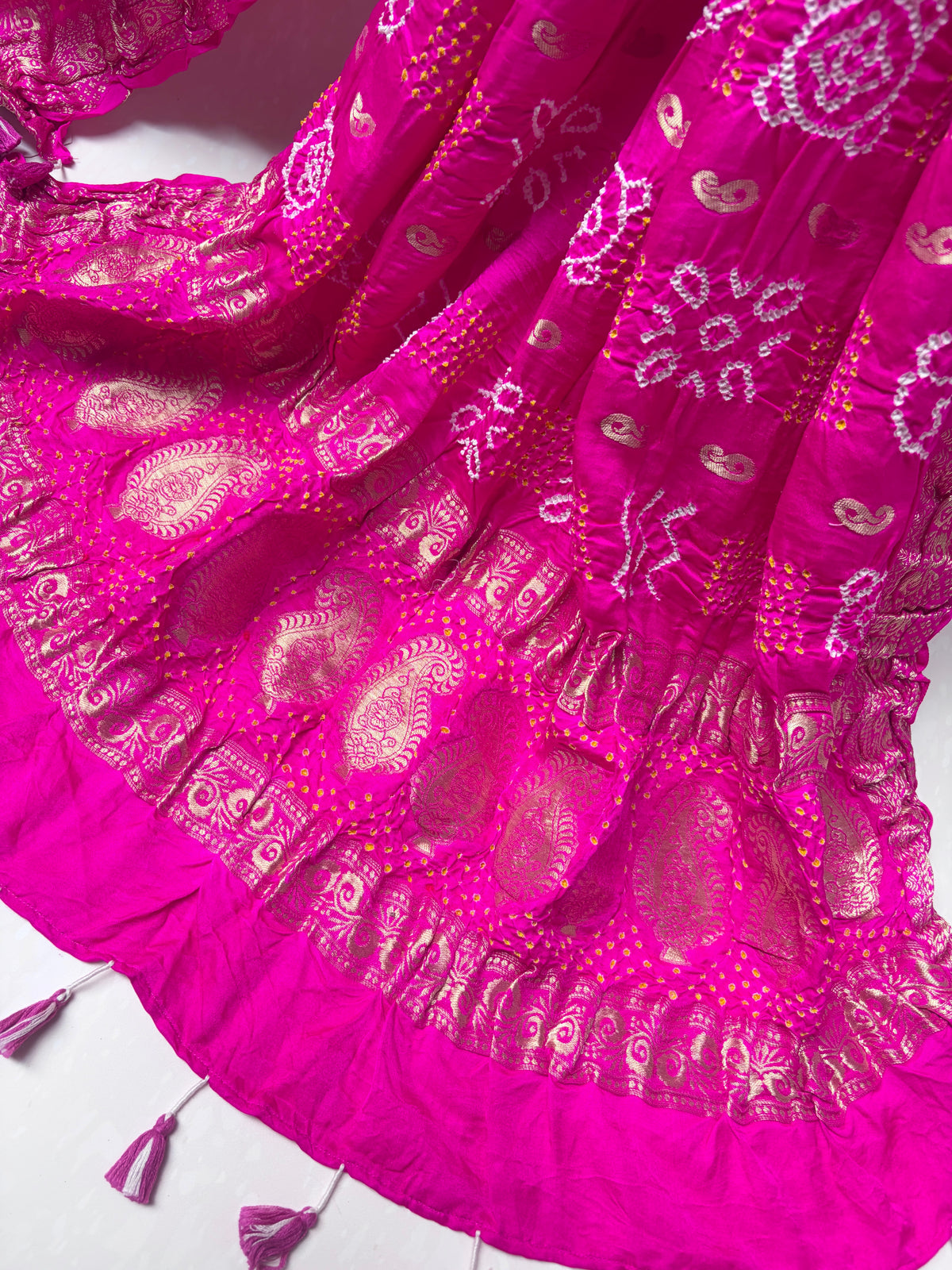 Gajji Naqshi Booti Rani Bandhej Dupatta