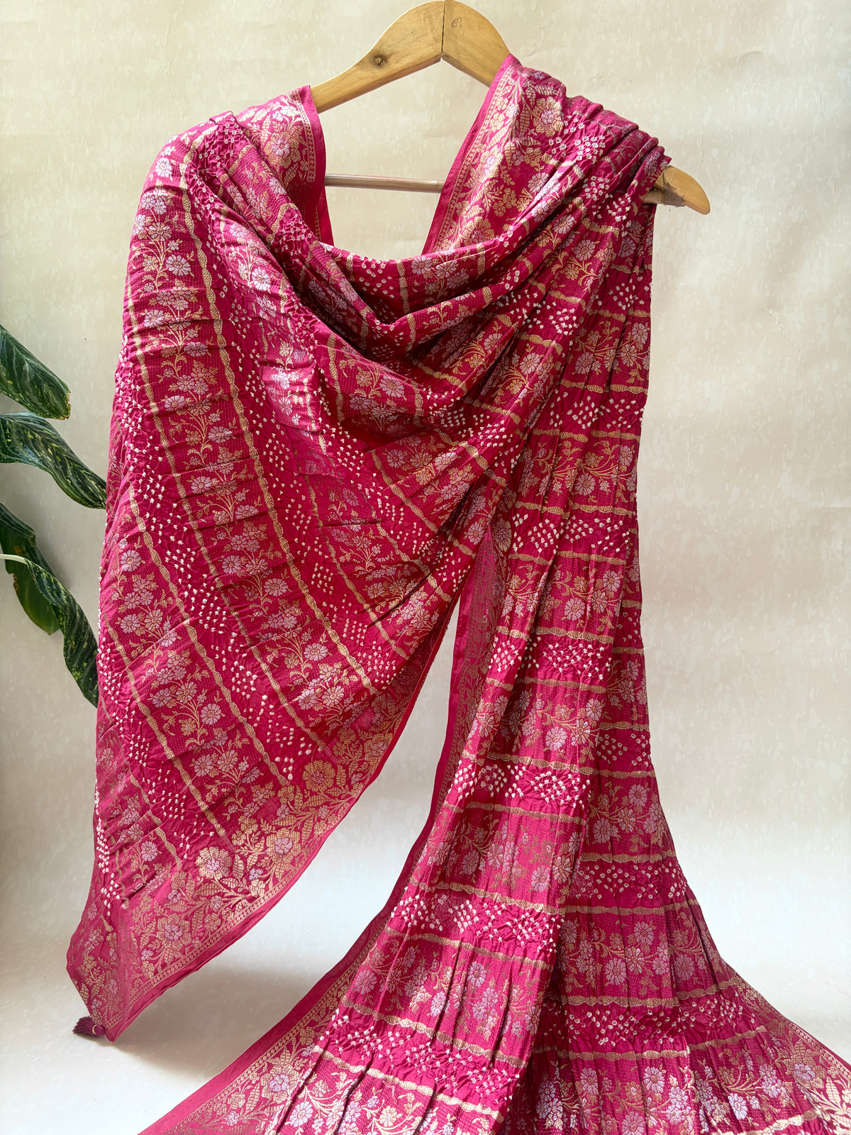 Chiniya Stripes Bandhej Dupatta (Magenta)