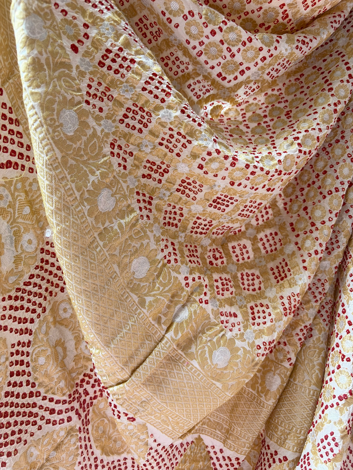 Georgette Sona Rupa Jaal Red Rai Dana White Bandhej Dupatta