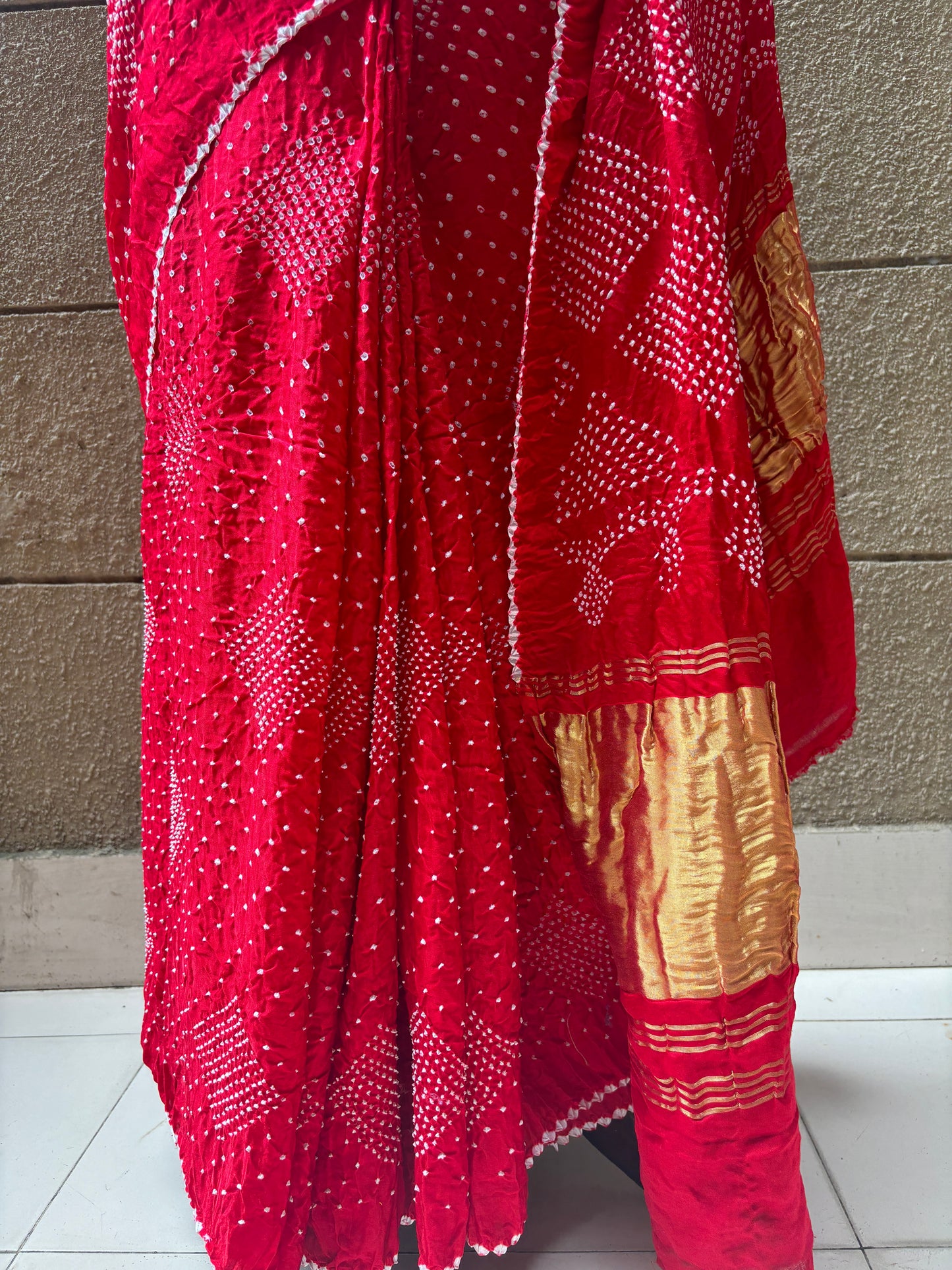 Red (White Rai Dana) Bandhej Saree