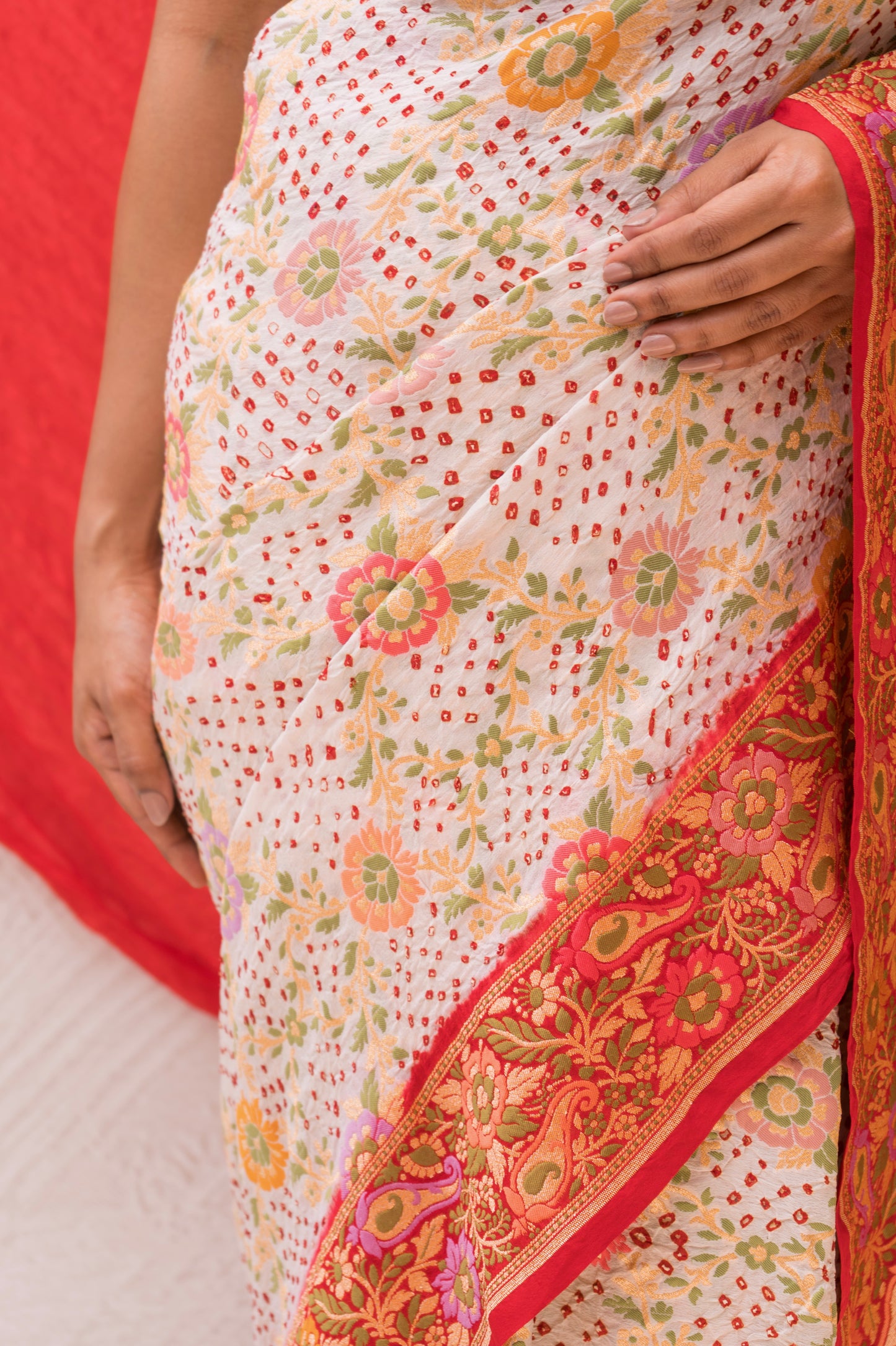 Georgette Floral Jaal Meenakari Bandhej White-Red Saree