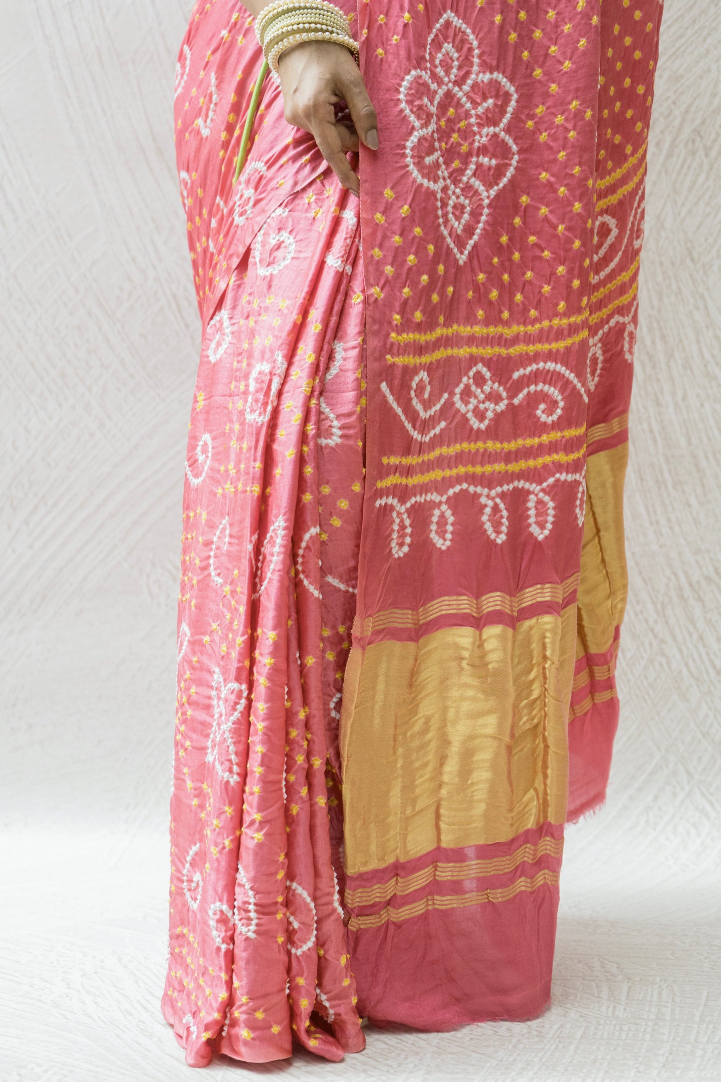 Gajji Rai Dana Pink Bandhej Saree