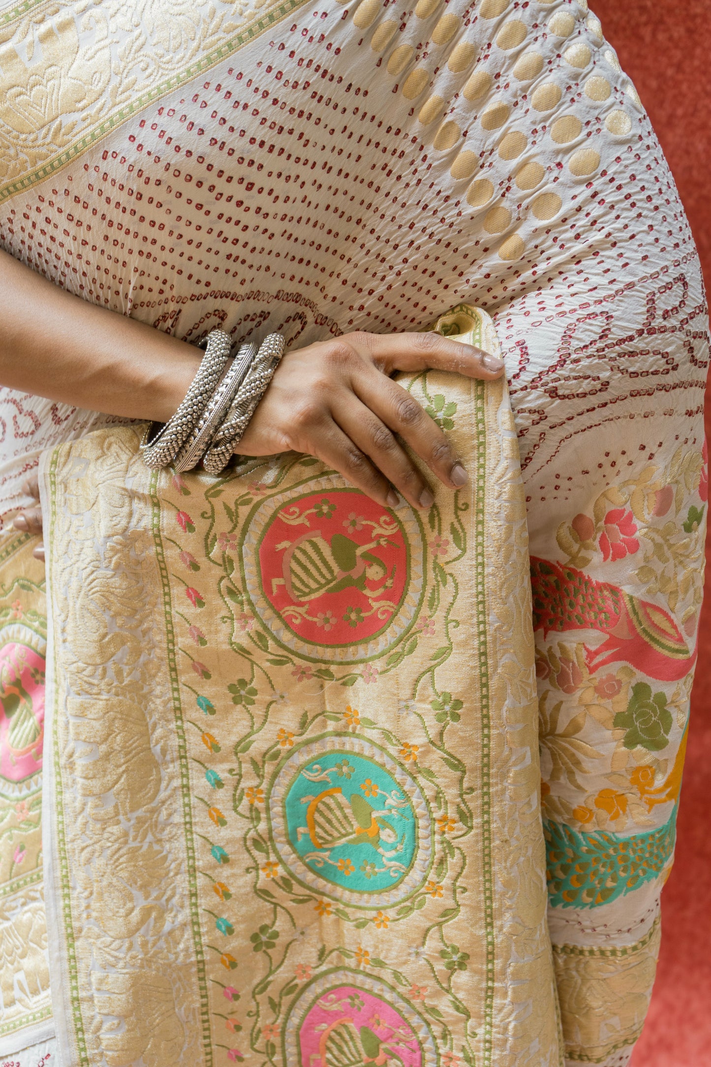 Georgette Figure Weaving Meenakari Skirt Border White Bandhej Saree