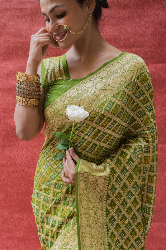 Georgette Neemzari Jaal Green Bandhej Saree