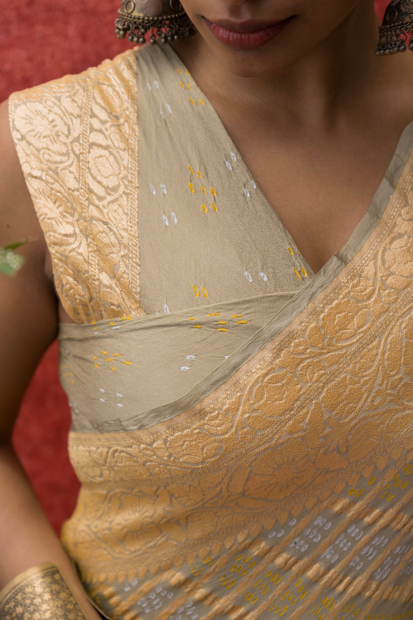 Georgette Neemzari Jaal Grey Bandhej Saree