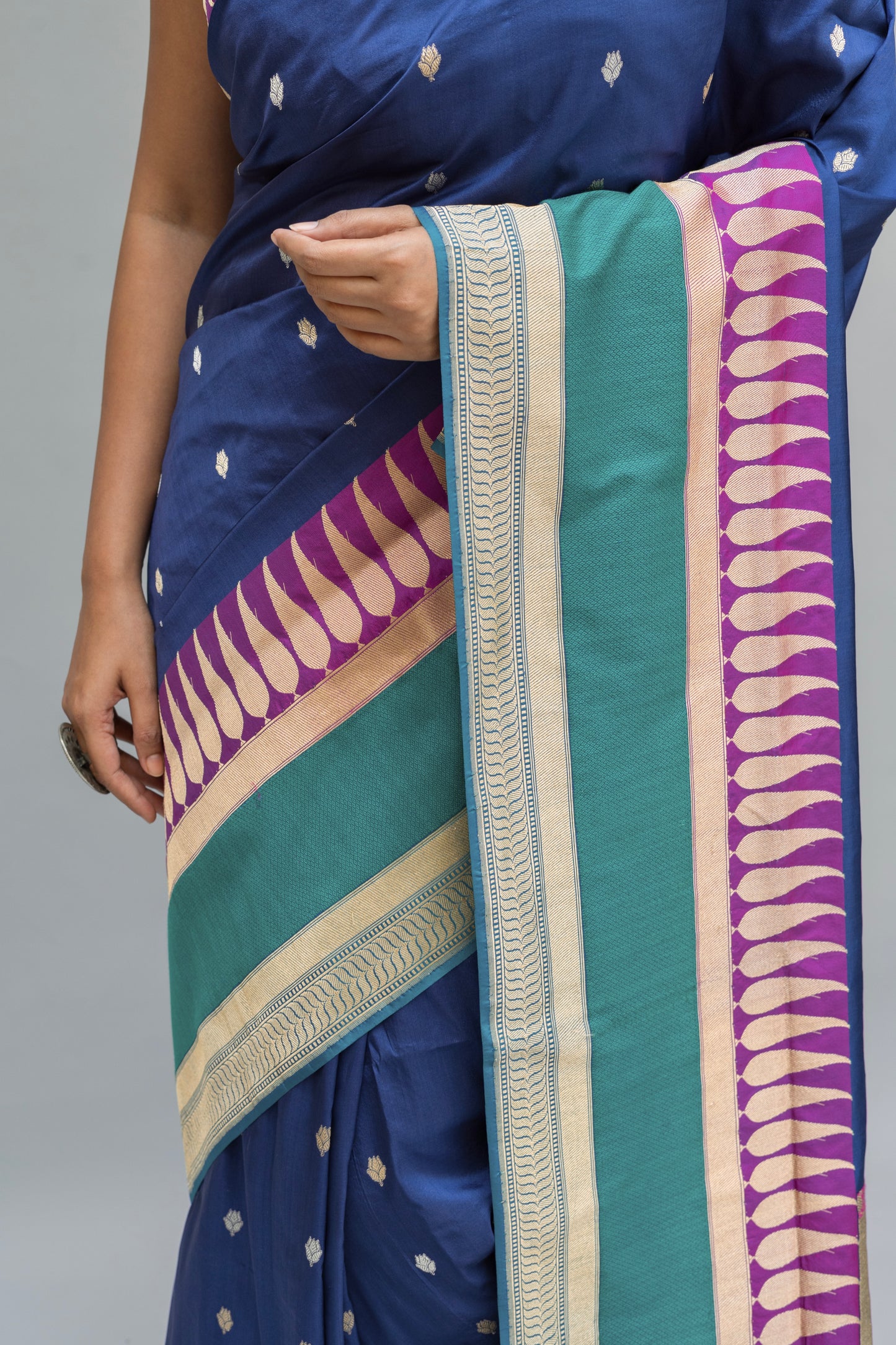 Katan Contrasting Border Blue Saree