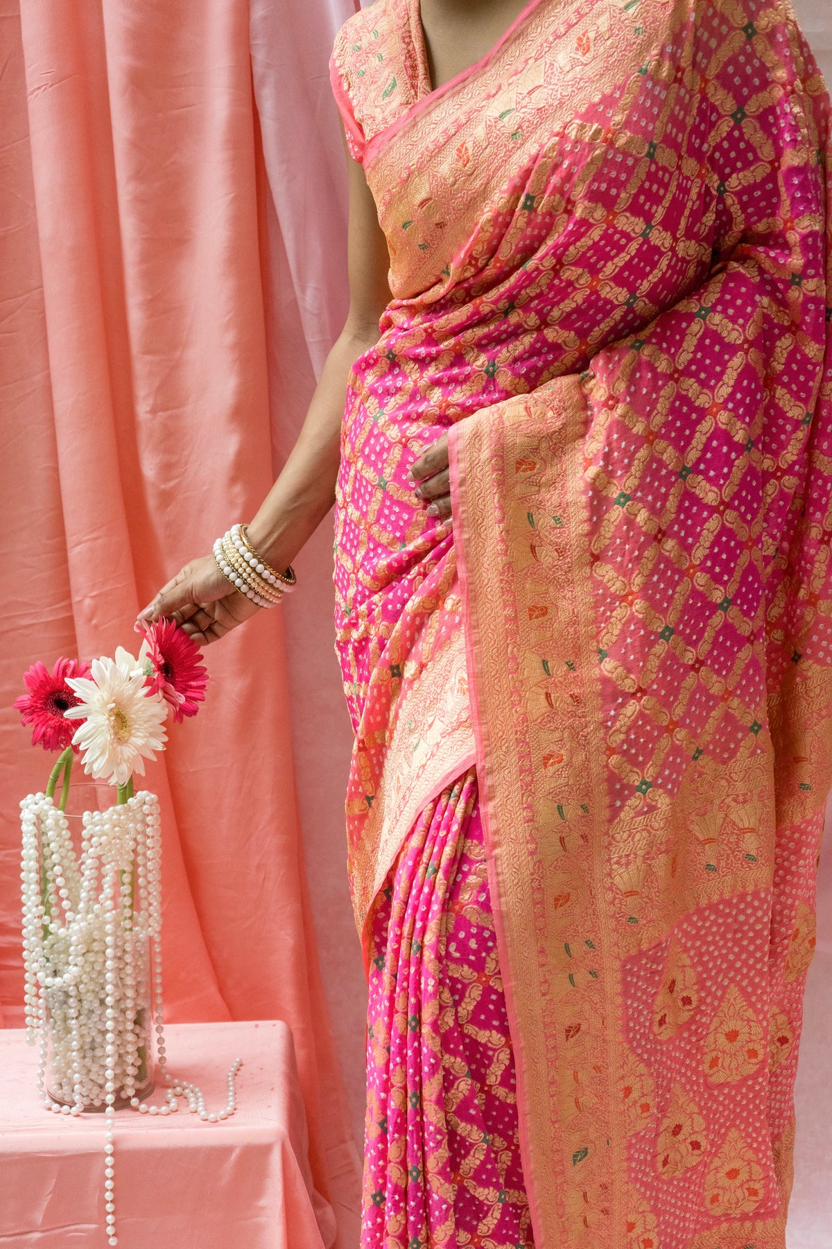 Georgette Figure Weaving Meenakari Ombre Pink Bandhej Saree