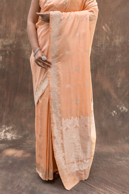 Katan Kadhua Zari Booti Peach Saree